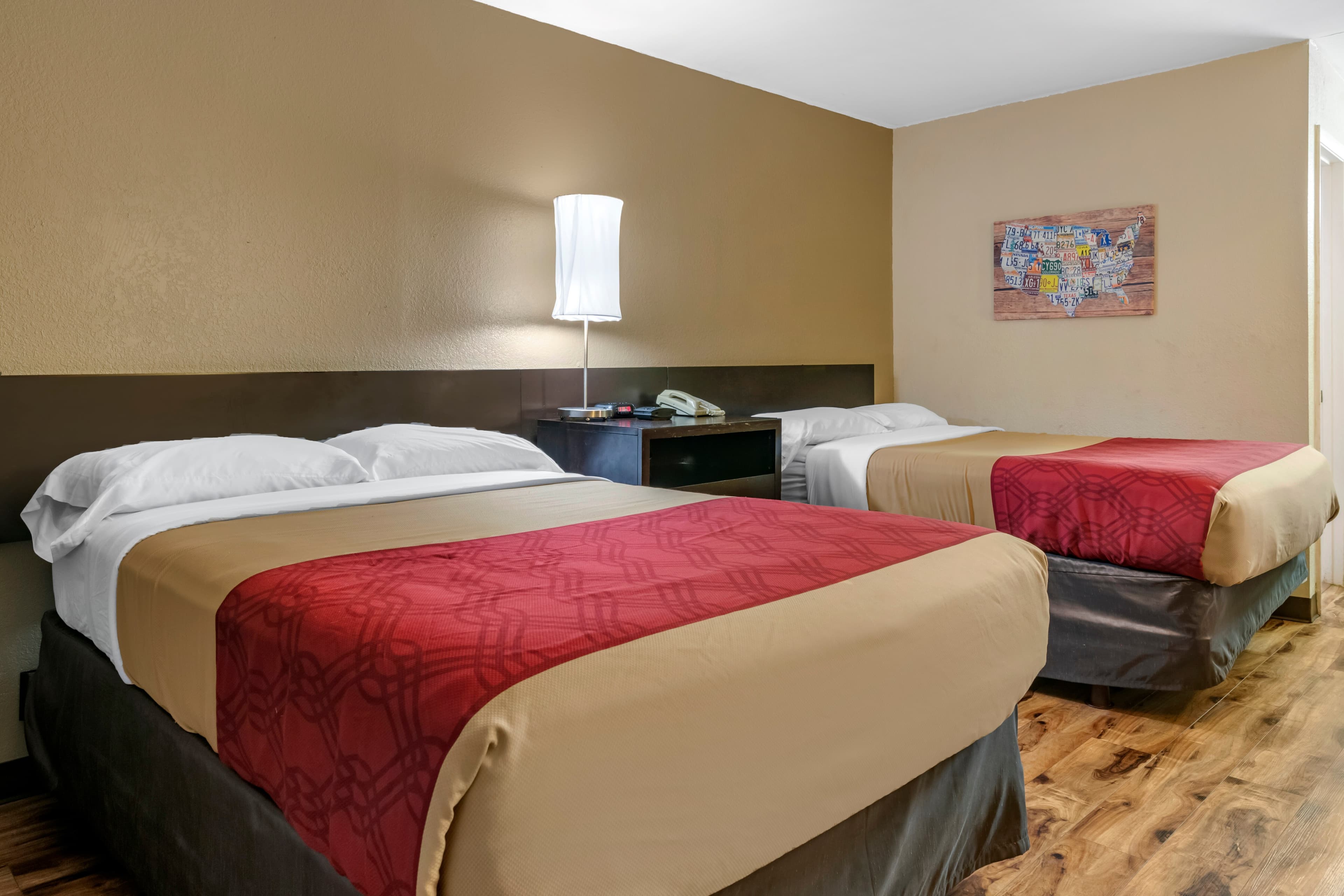 Econo Lodge Sebring — 7