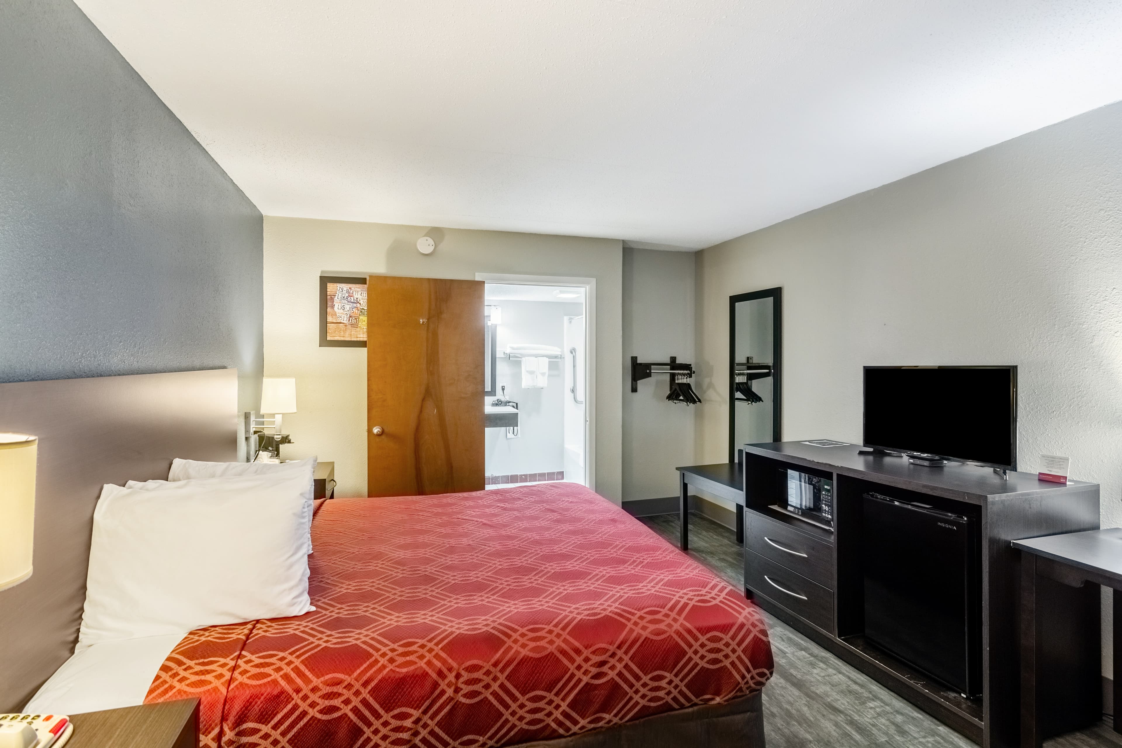 Econo Lodge Crestview South — 6