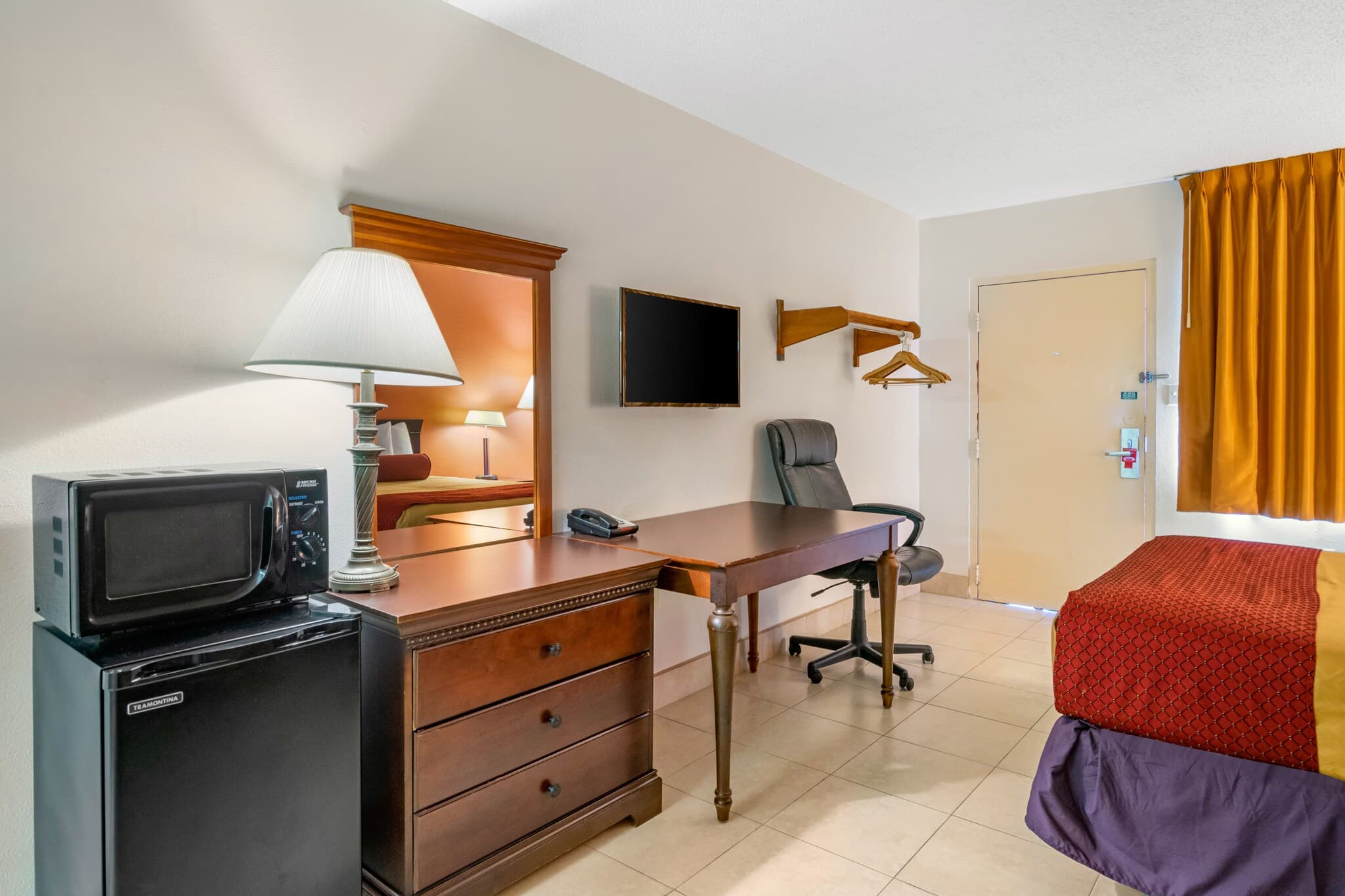 Econo Lodge Fort Myers North - Image 3