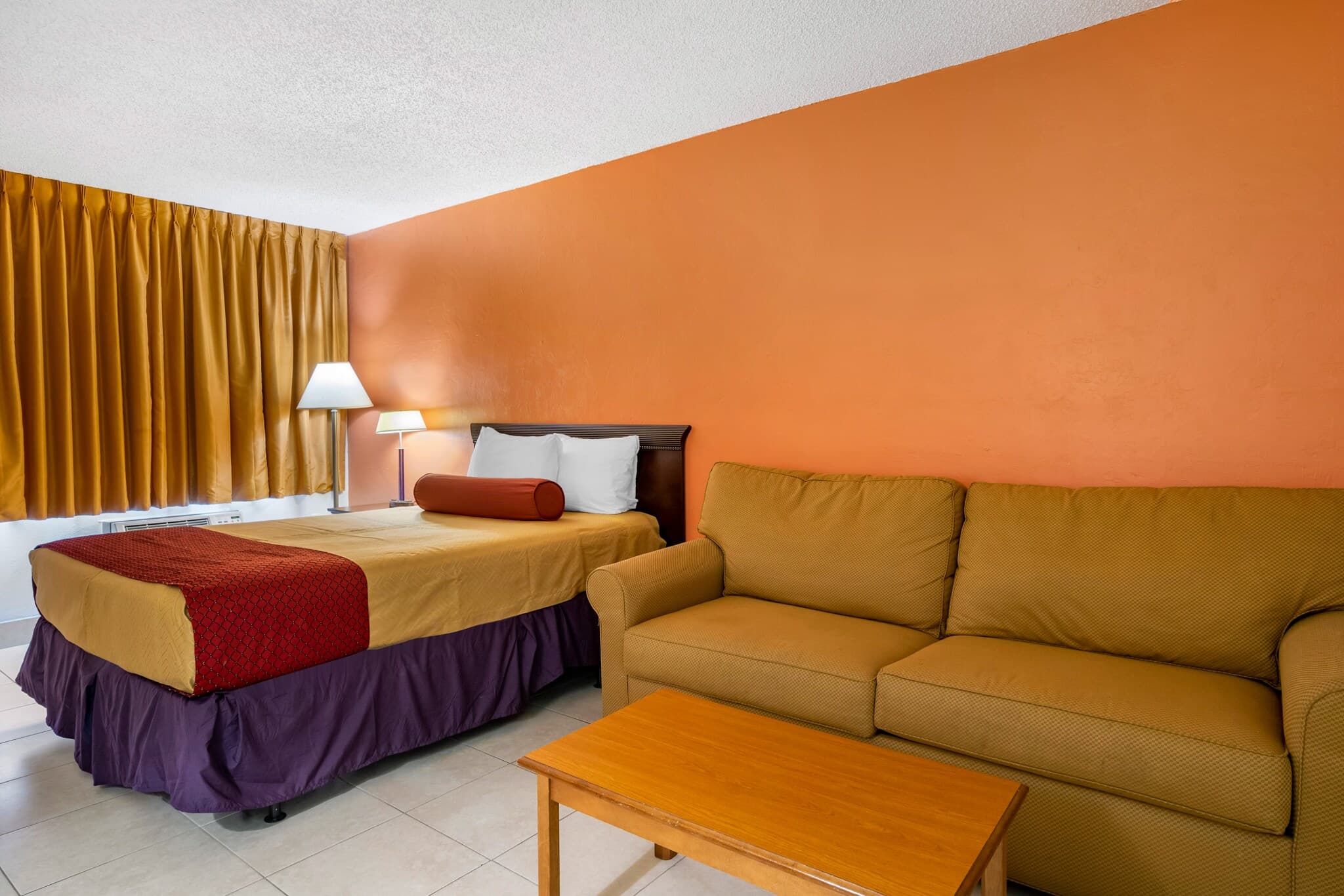 Econo Lodge Fort Myers North - Image 5