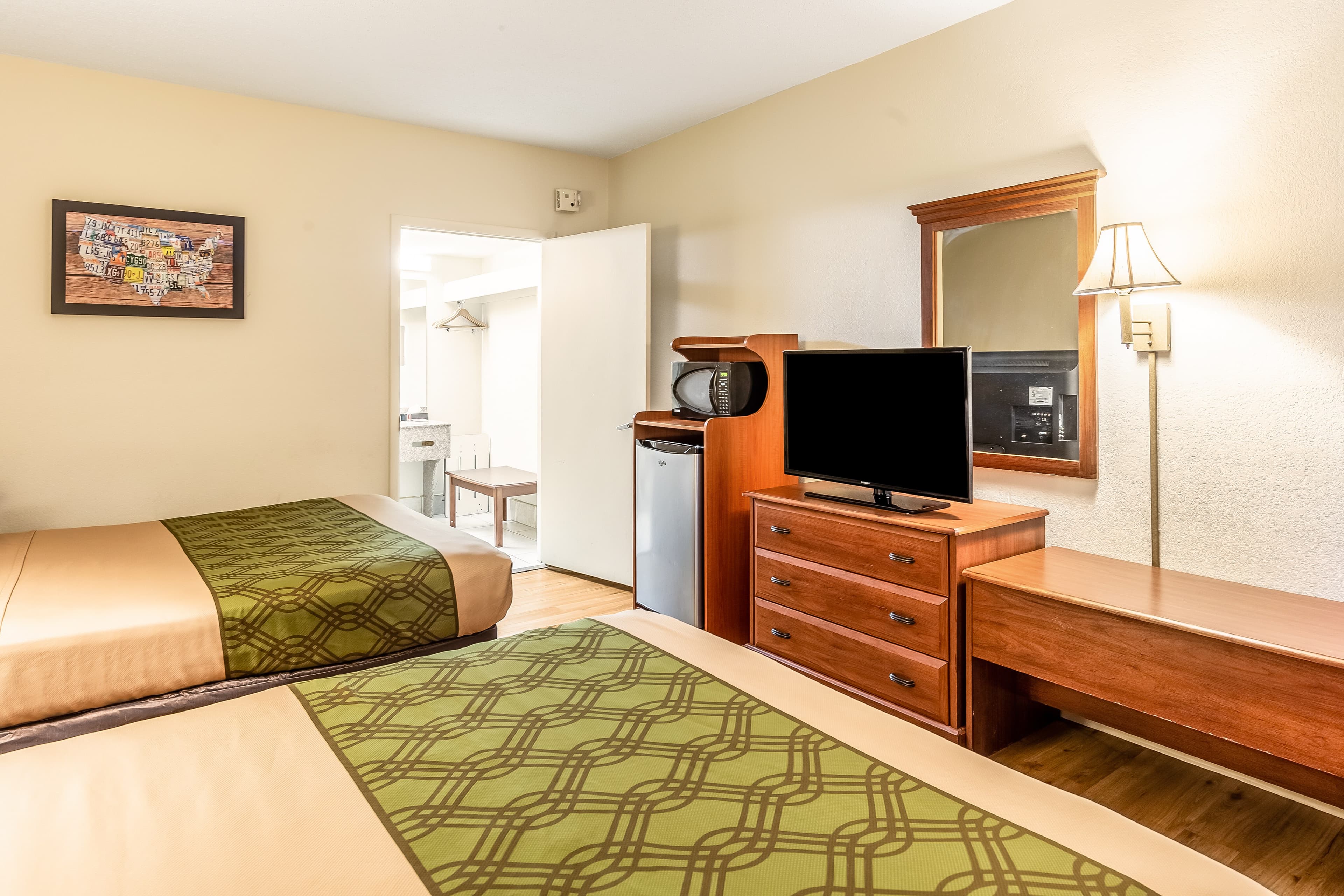 Econo Lodge Lake City-North — 16