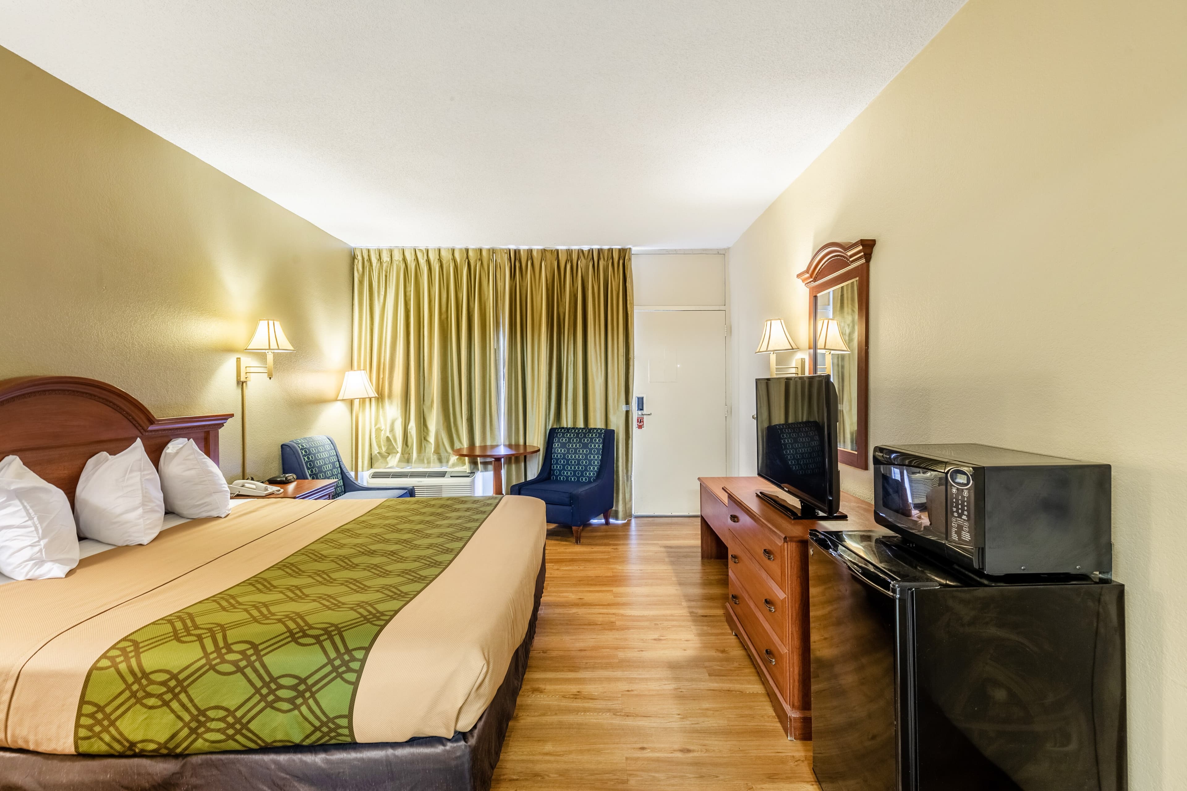 Econo Lodge Lake City-North — 12