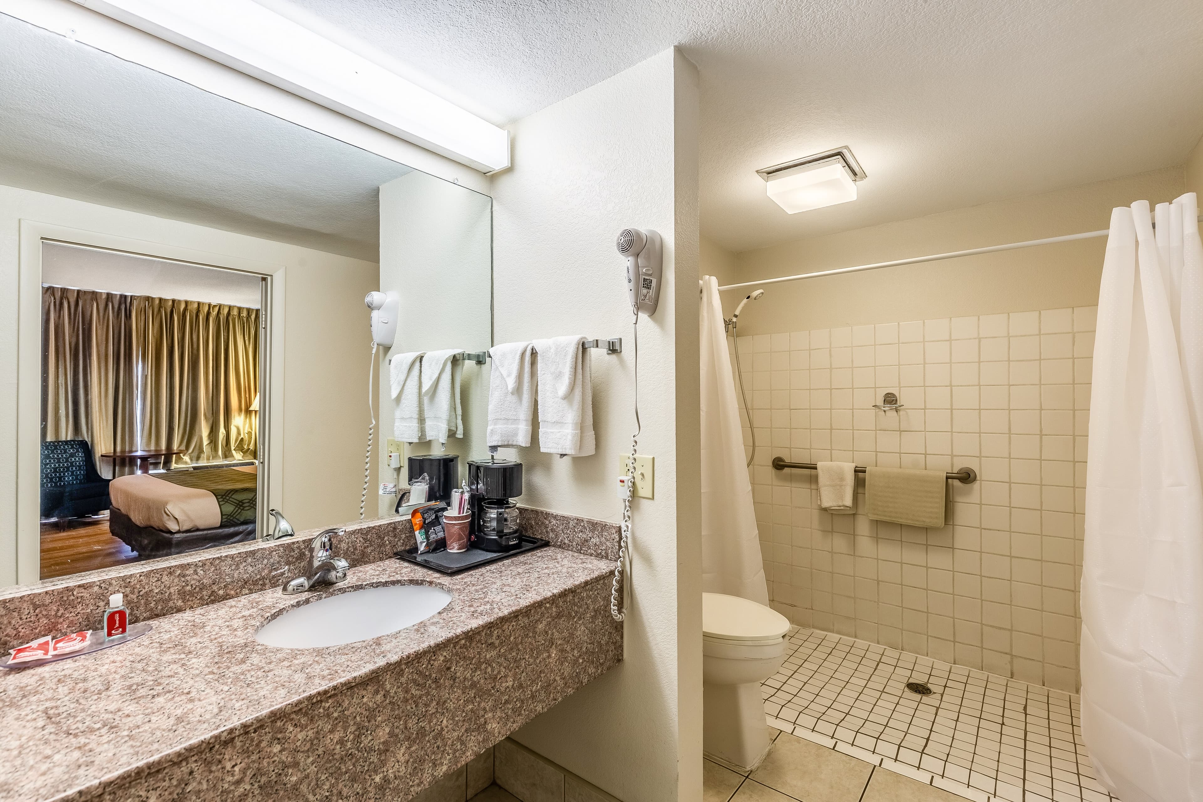 Econo Lodge Lake City-North — 13