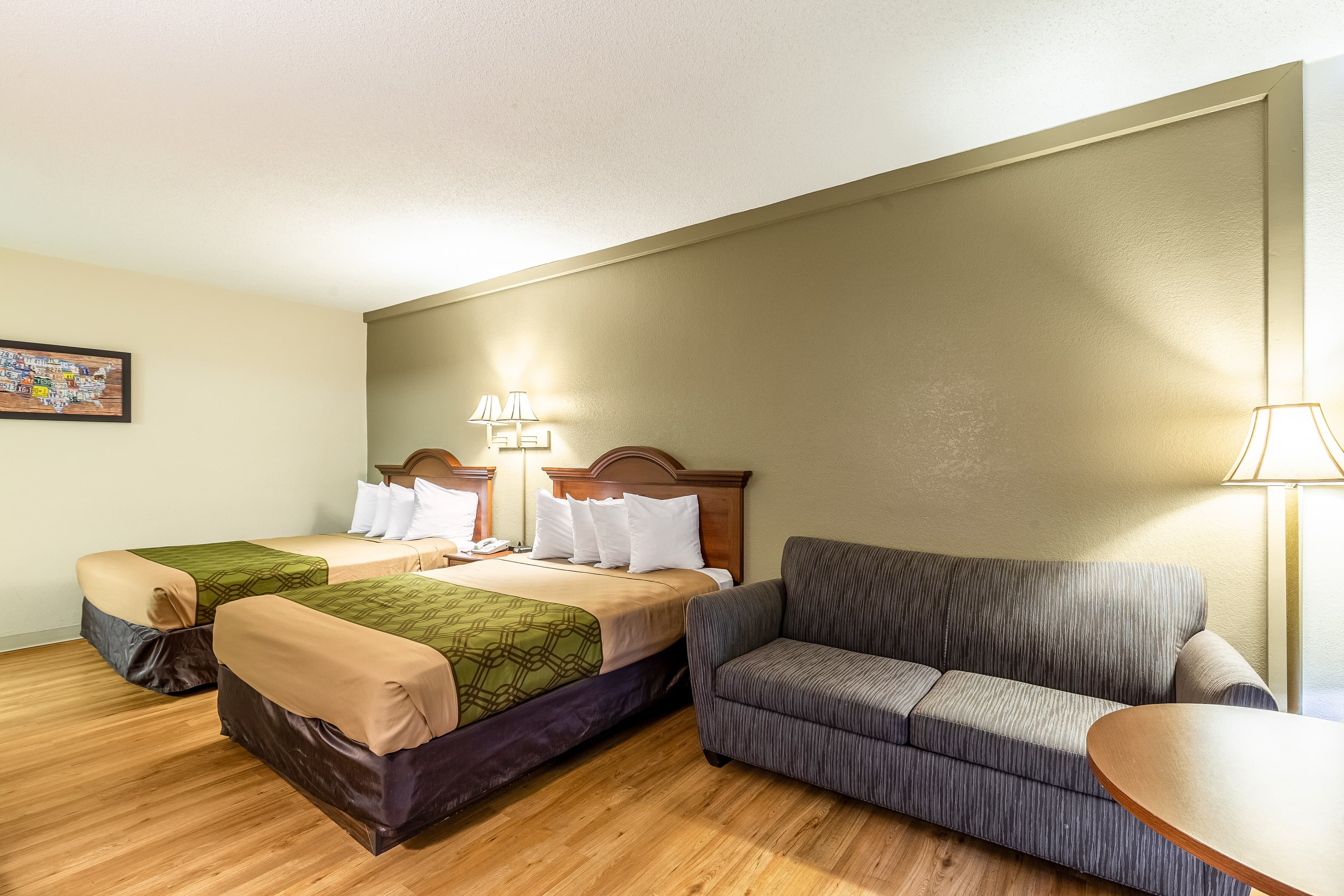 Econo Lodge Lake City-North — 24