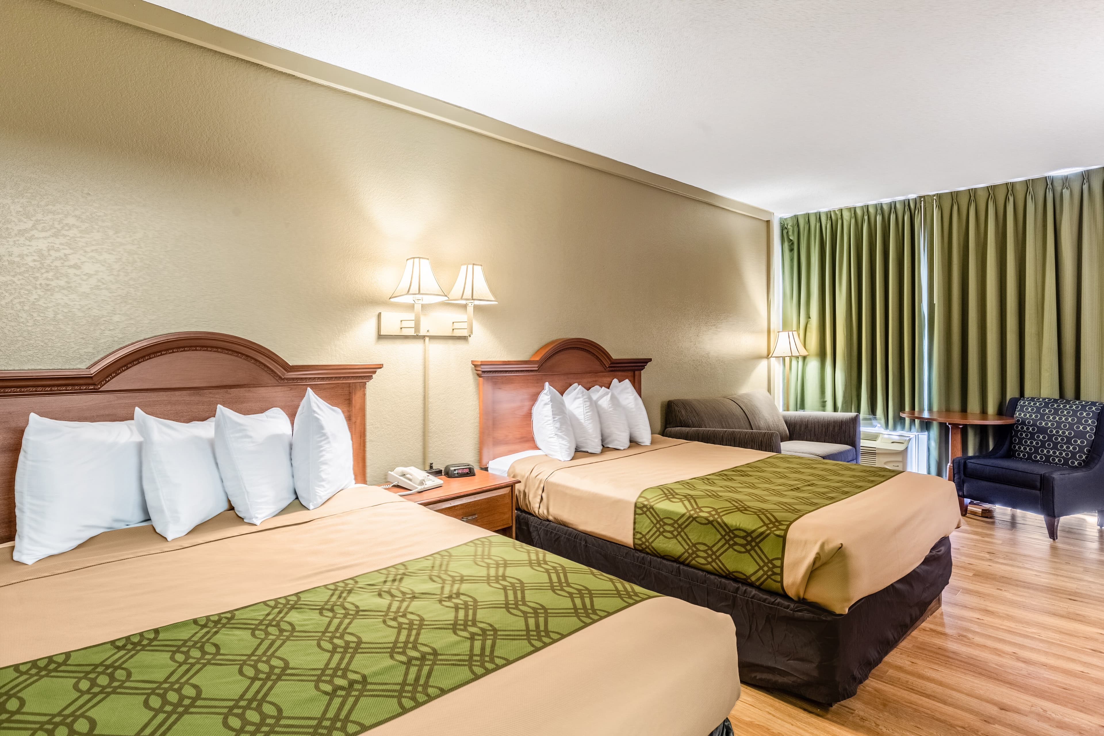 Econo Lodge Lake City-North — 26