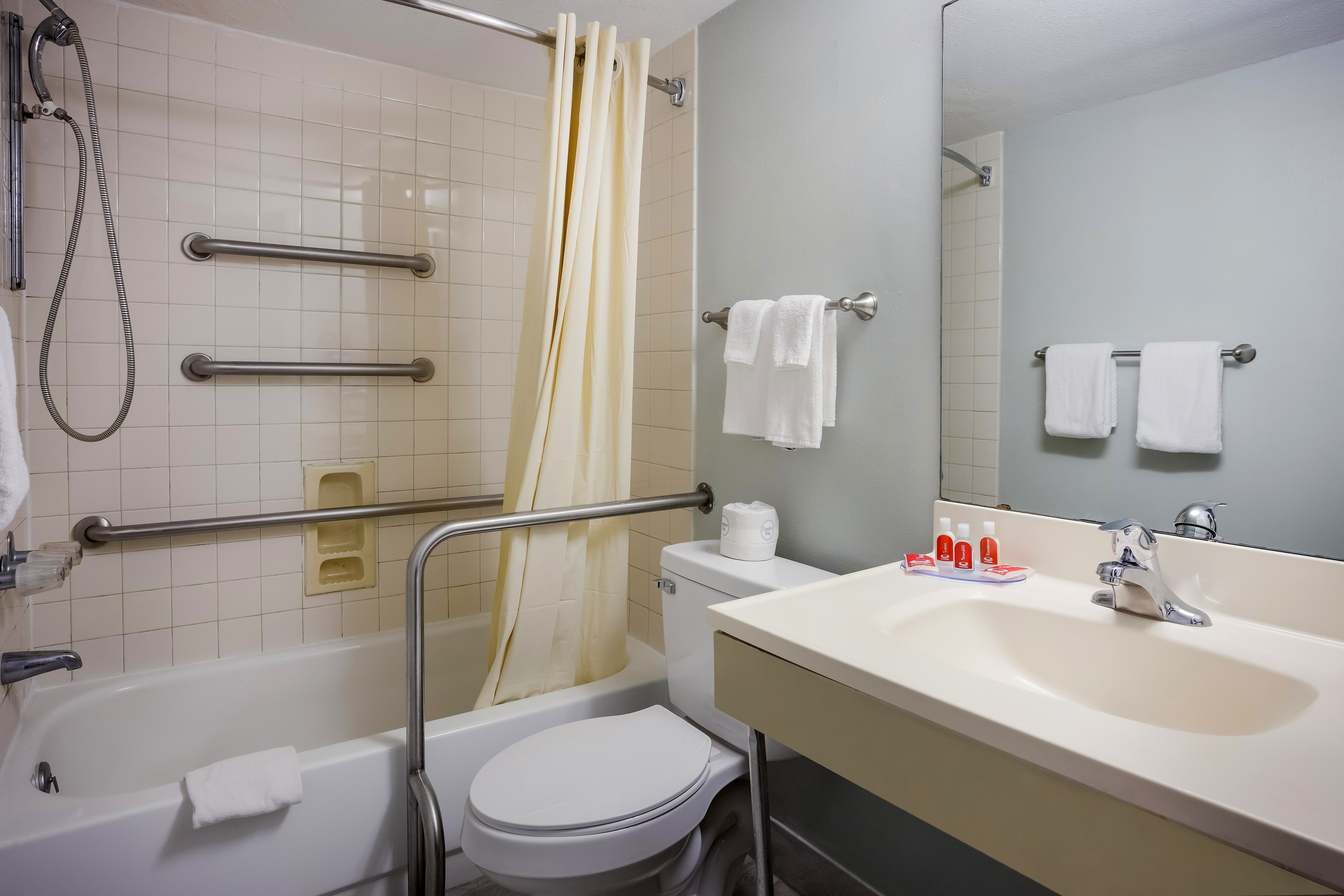 Econo Lodge Live Oak — 6