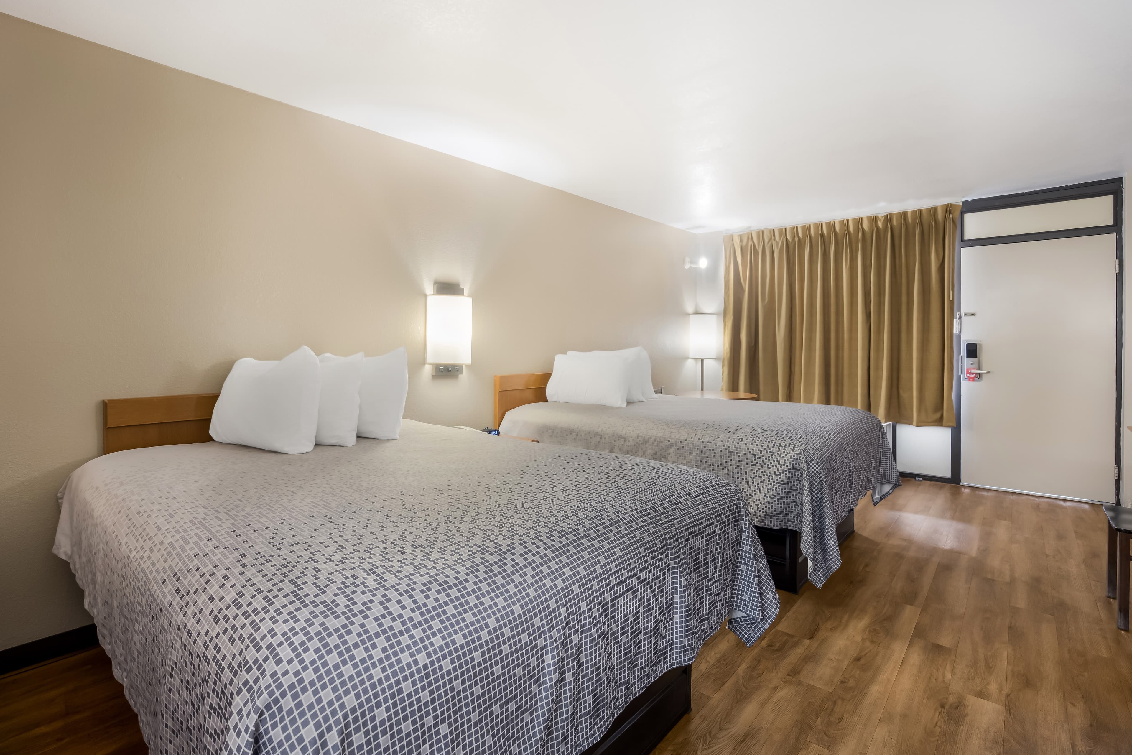 Econo Lodge Live Oak — 22