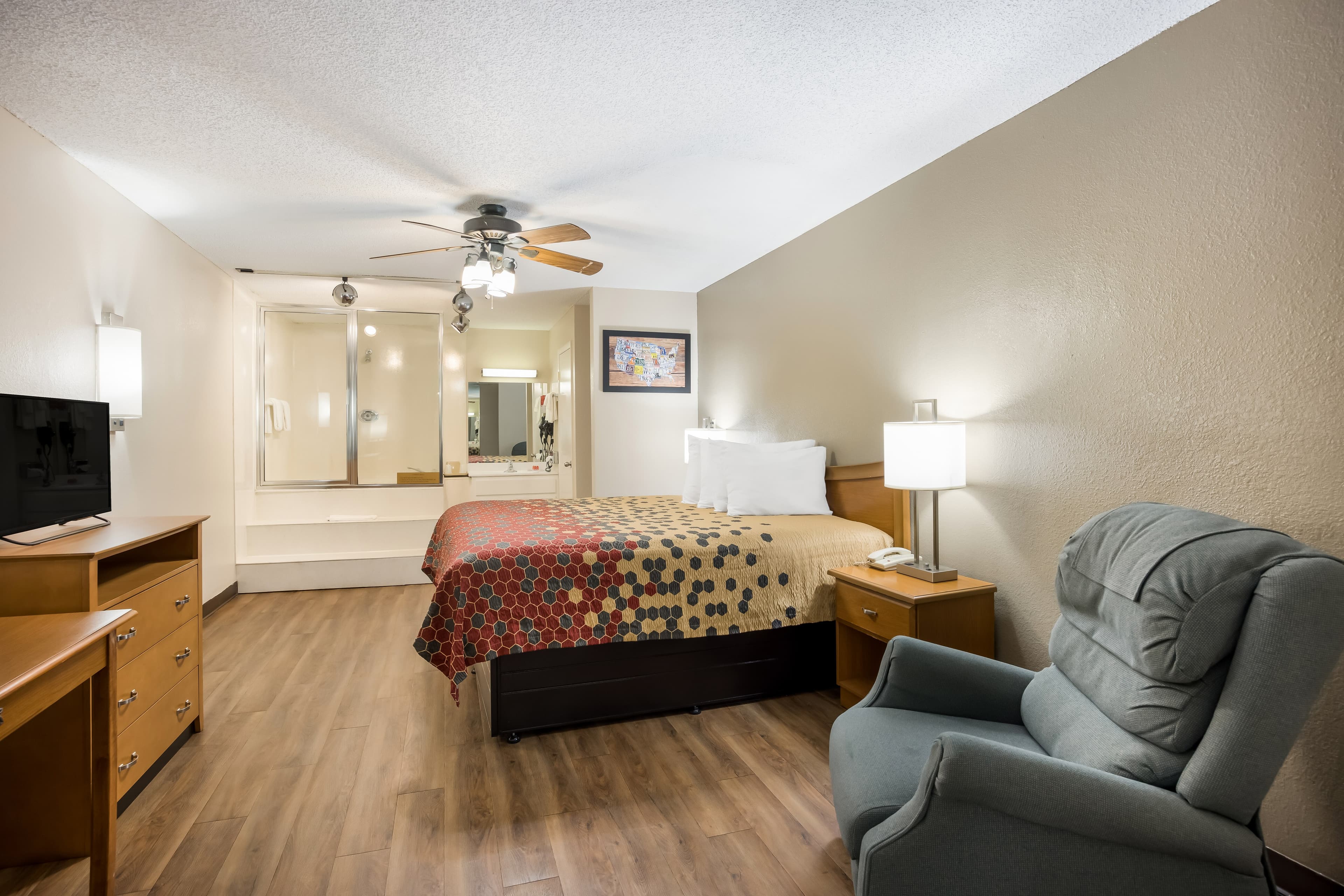 Econo Lodge Live Oak — 17