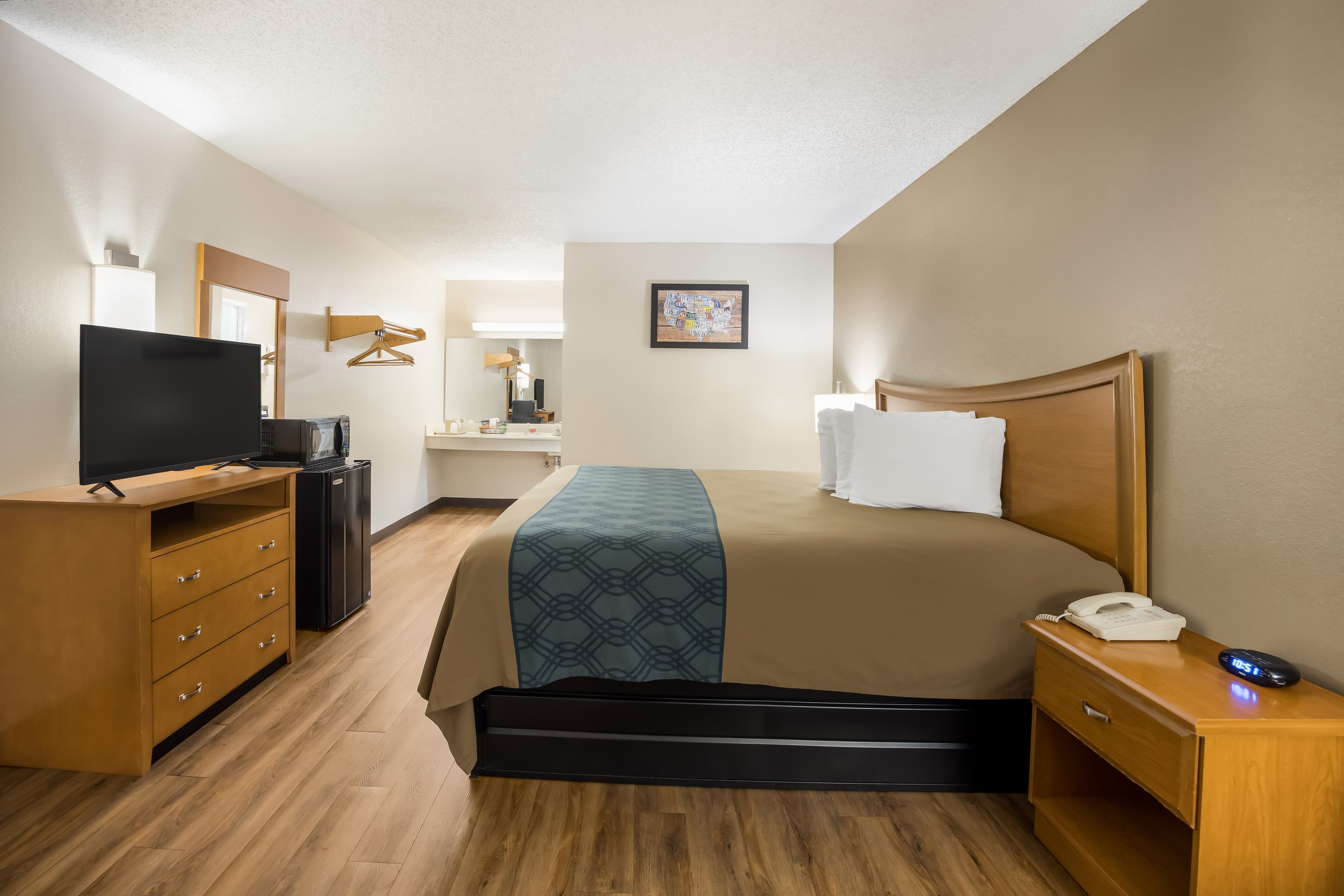 Econo Lodge Live Oak — 11