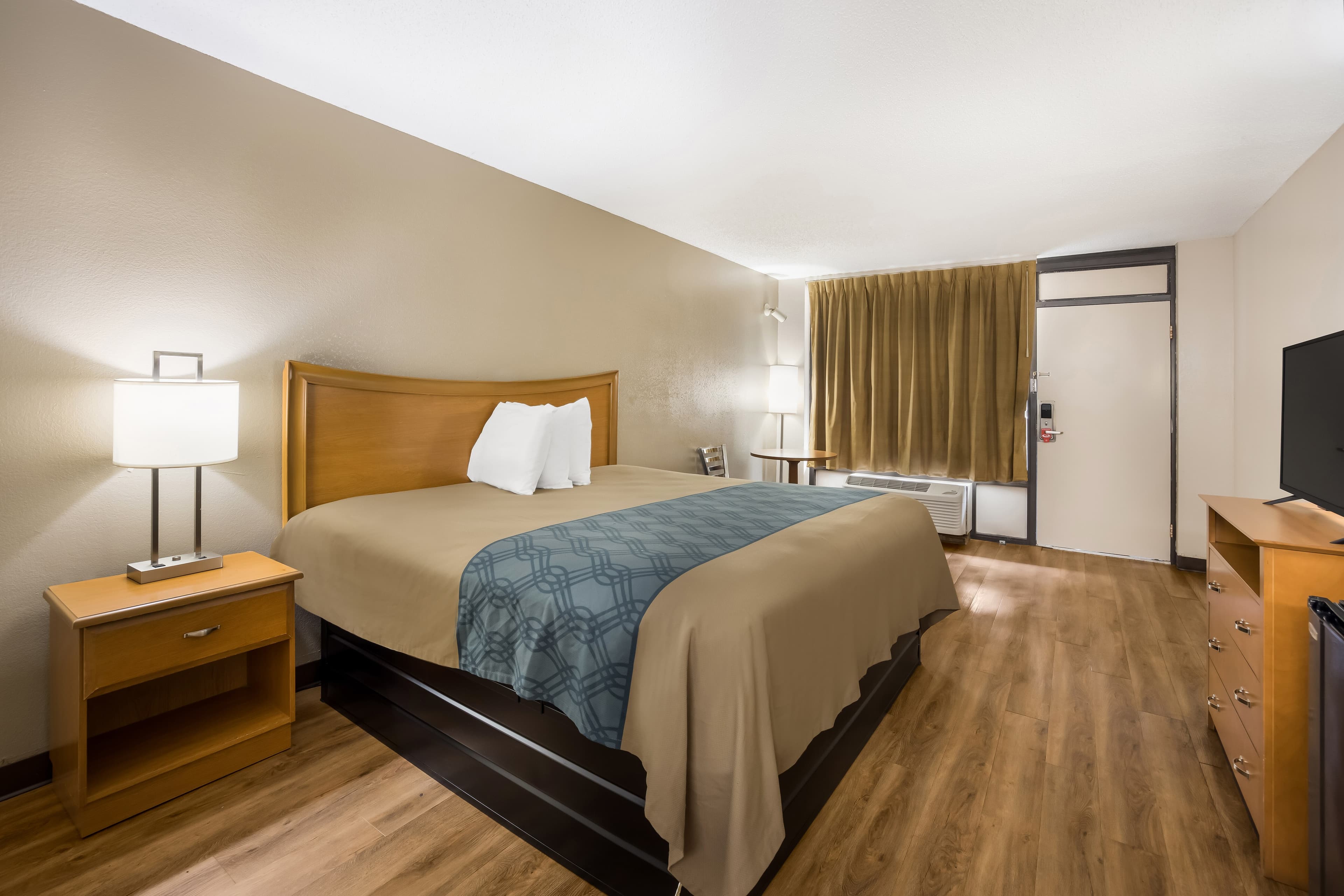 Econo Lodge Live Oak — 12
