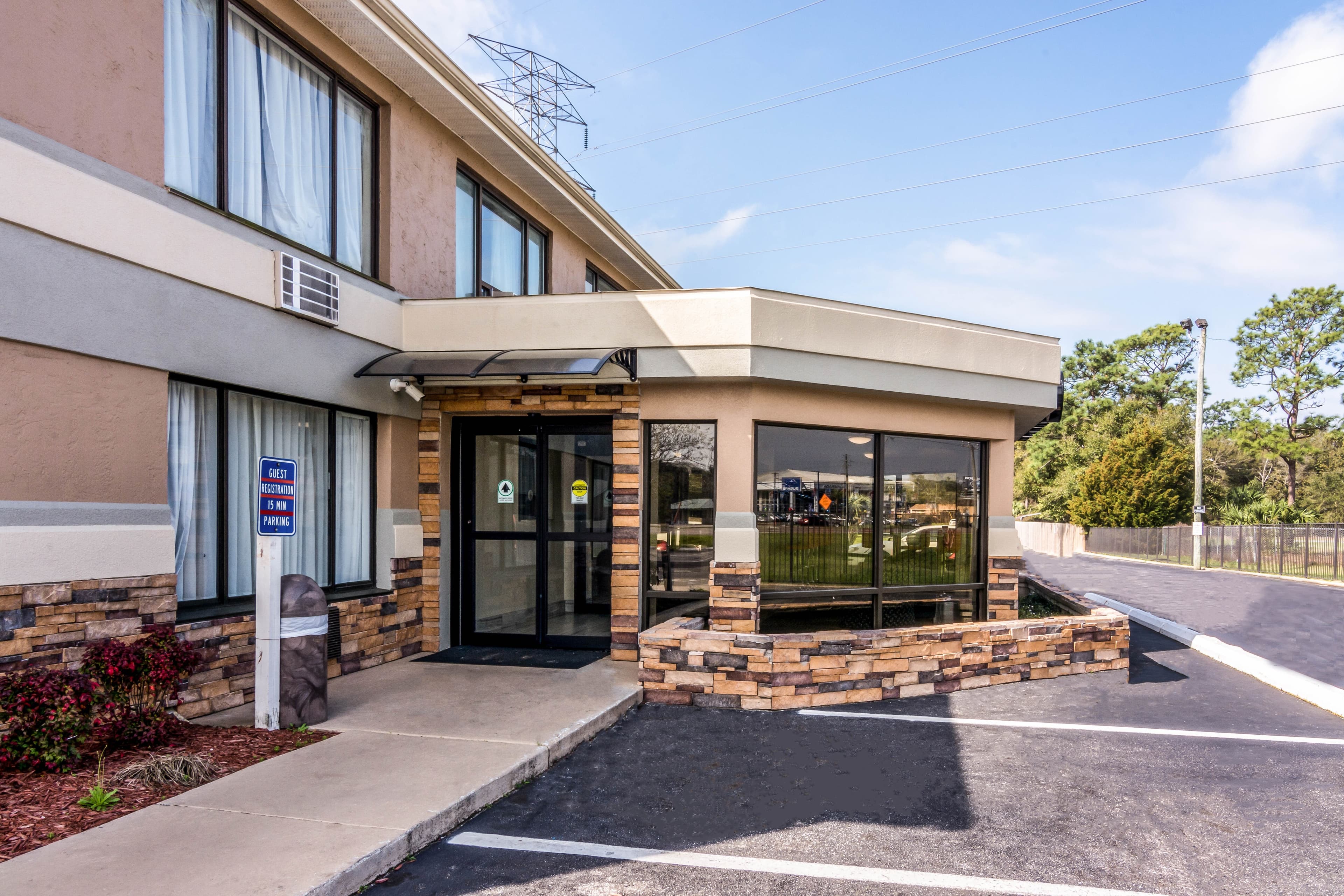 Quality Inn Pensacola North - Image 1