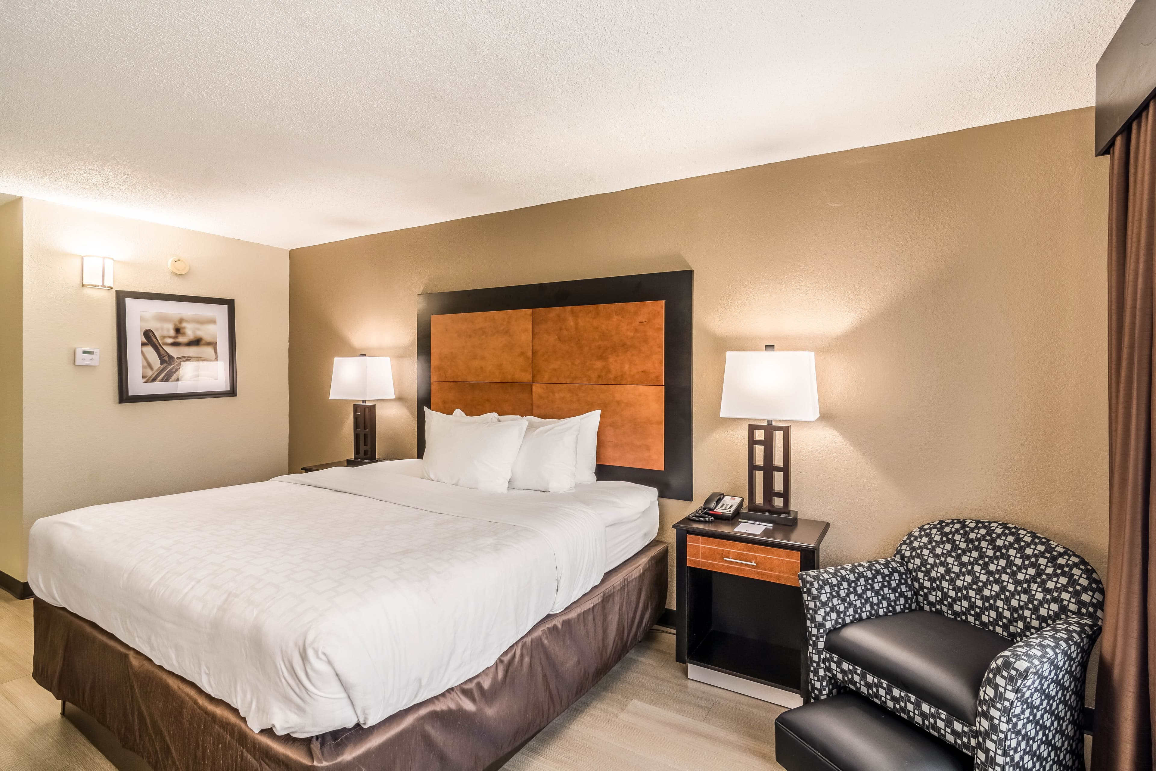 Quality Inn Pensacola North - Image 4