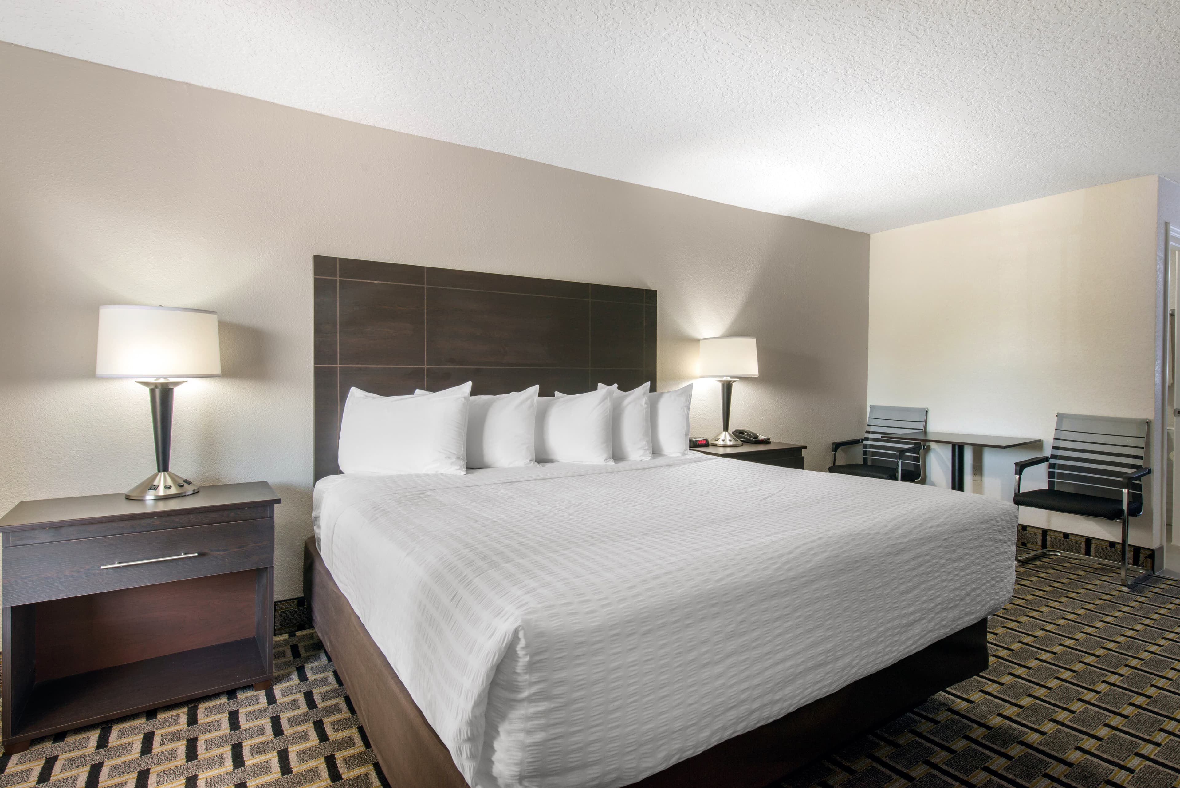 Clarion Inn & Suites Kissimmee-Lake Buena Vista South — 20