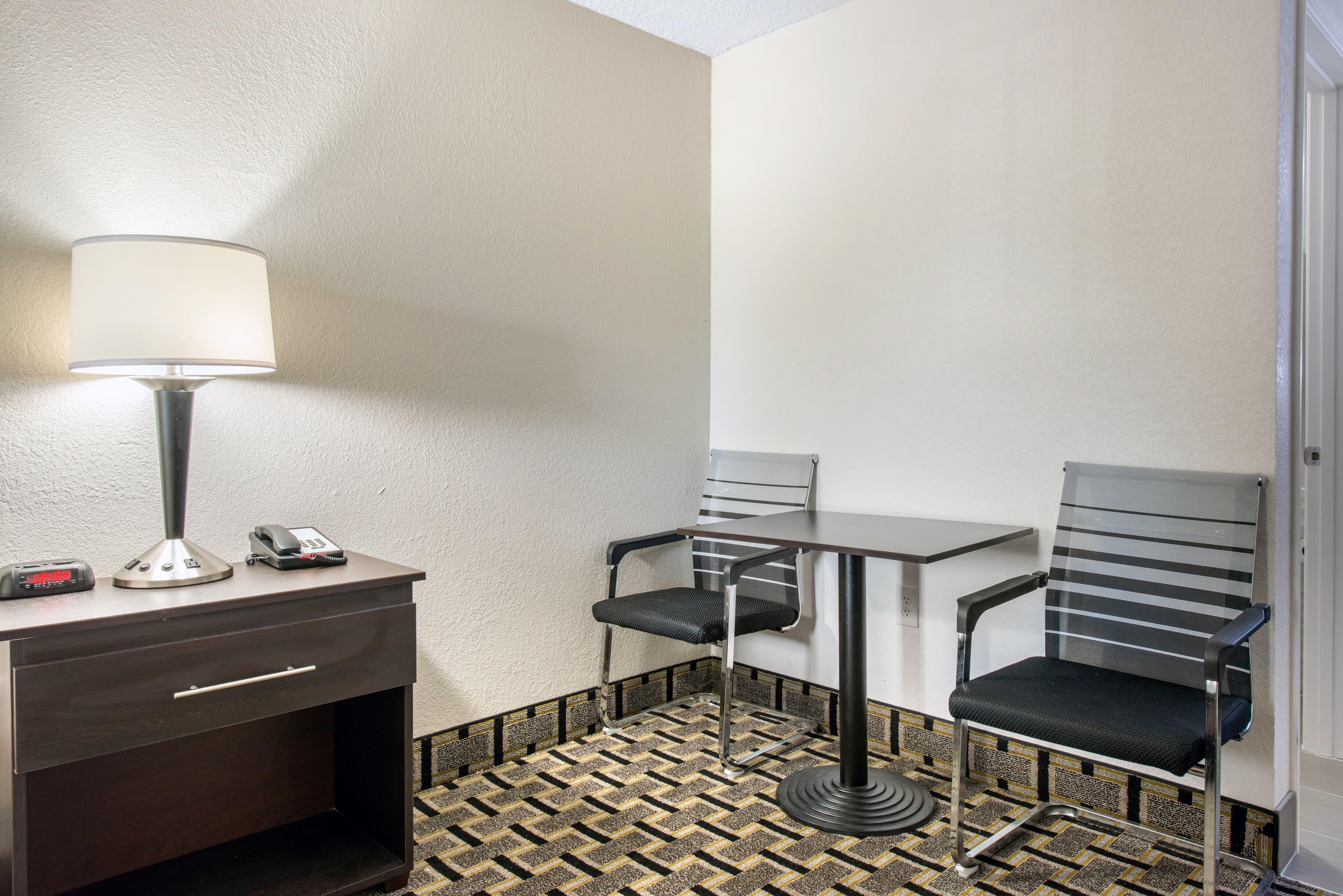 Clarion Inn & Suites Kissimmee-Lake Buena Vista South — 27