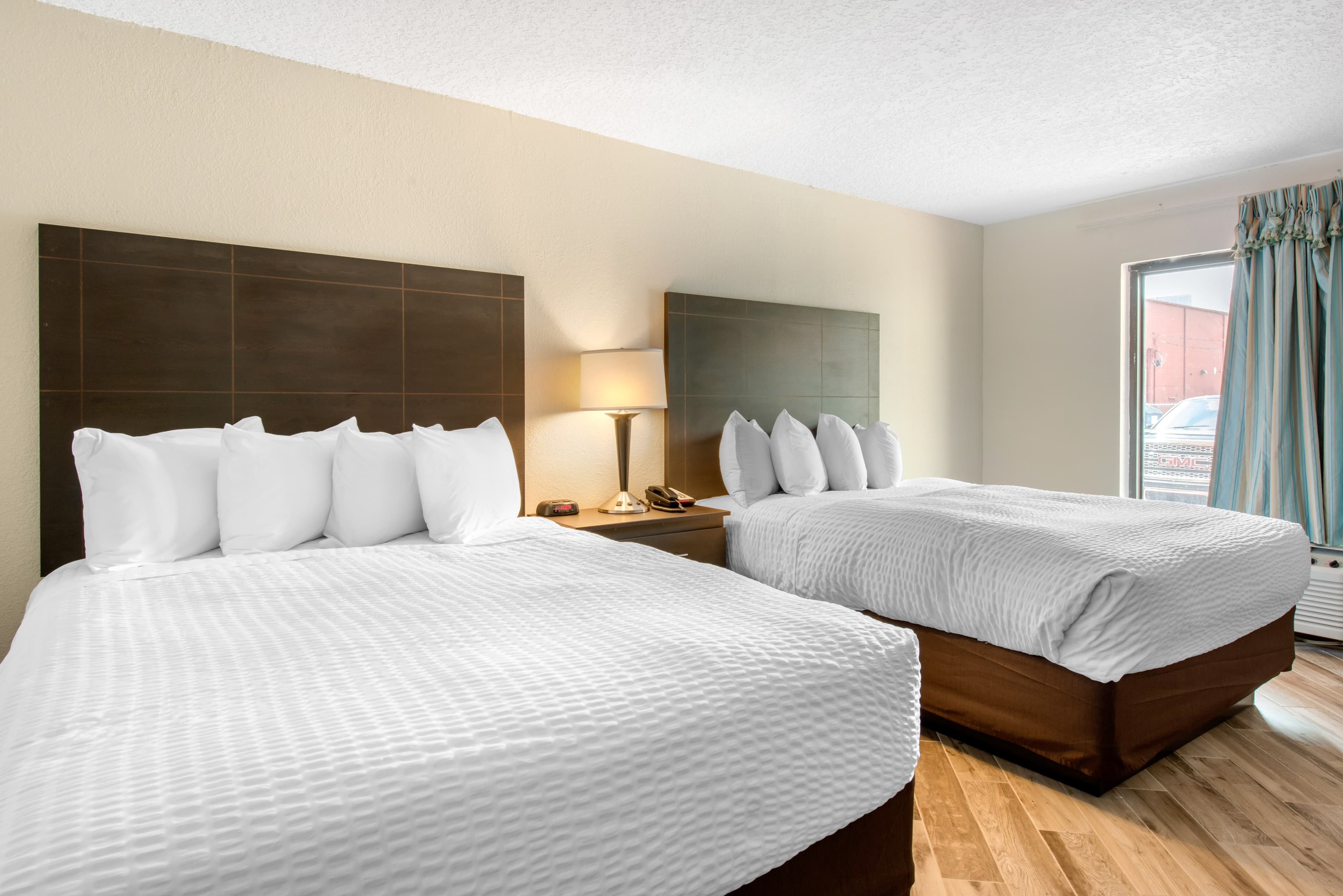 Clarion Inn & Suites Kissimmee-Lake Buena Vista South — 12
