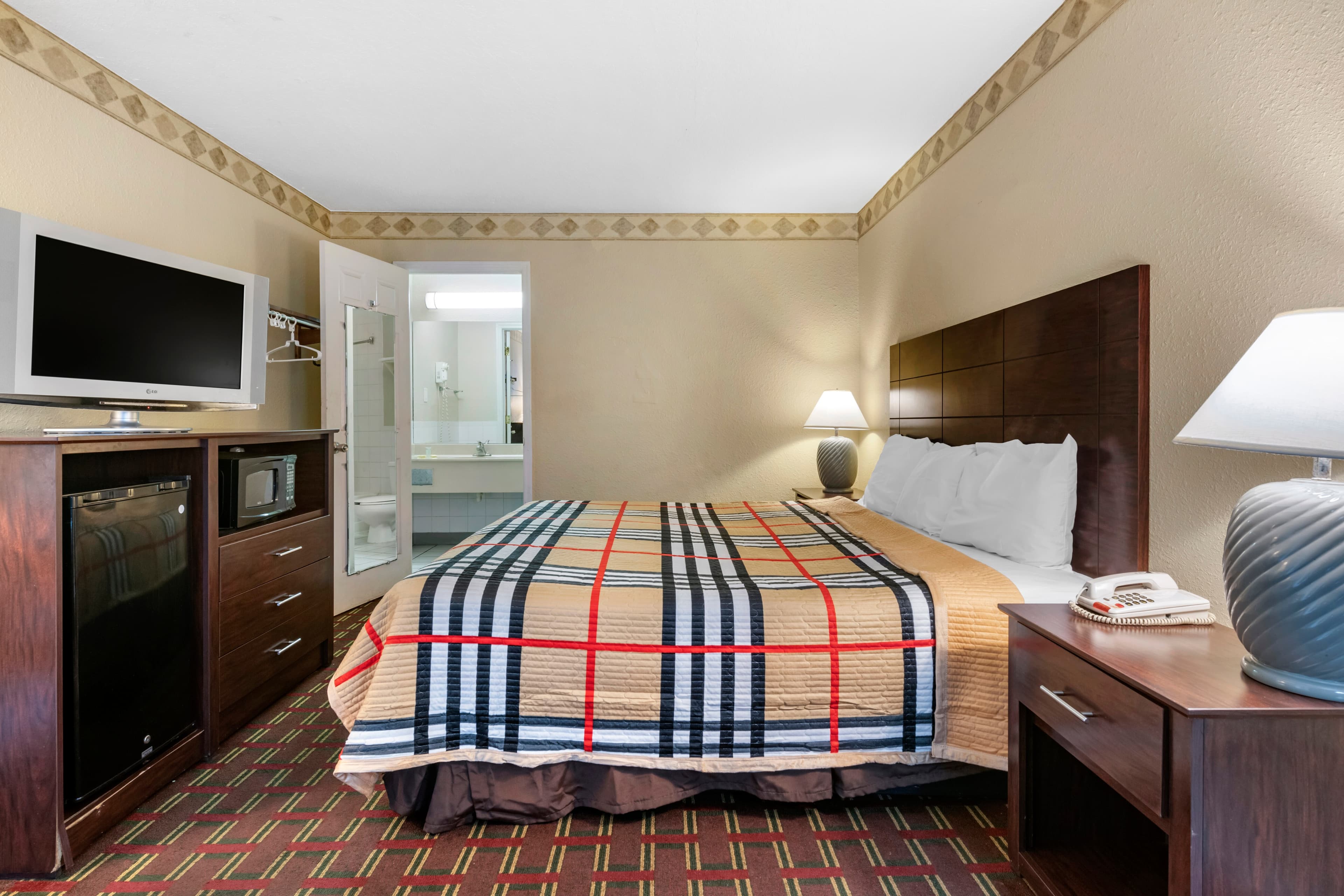 Rodeway Inn New Port Richey - Image 4