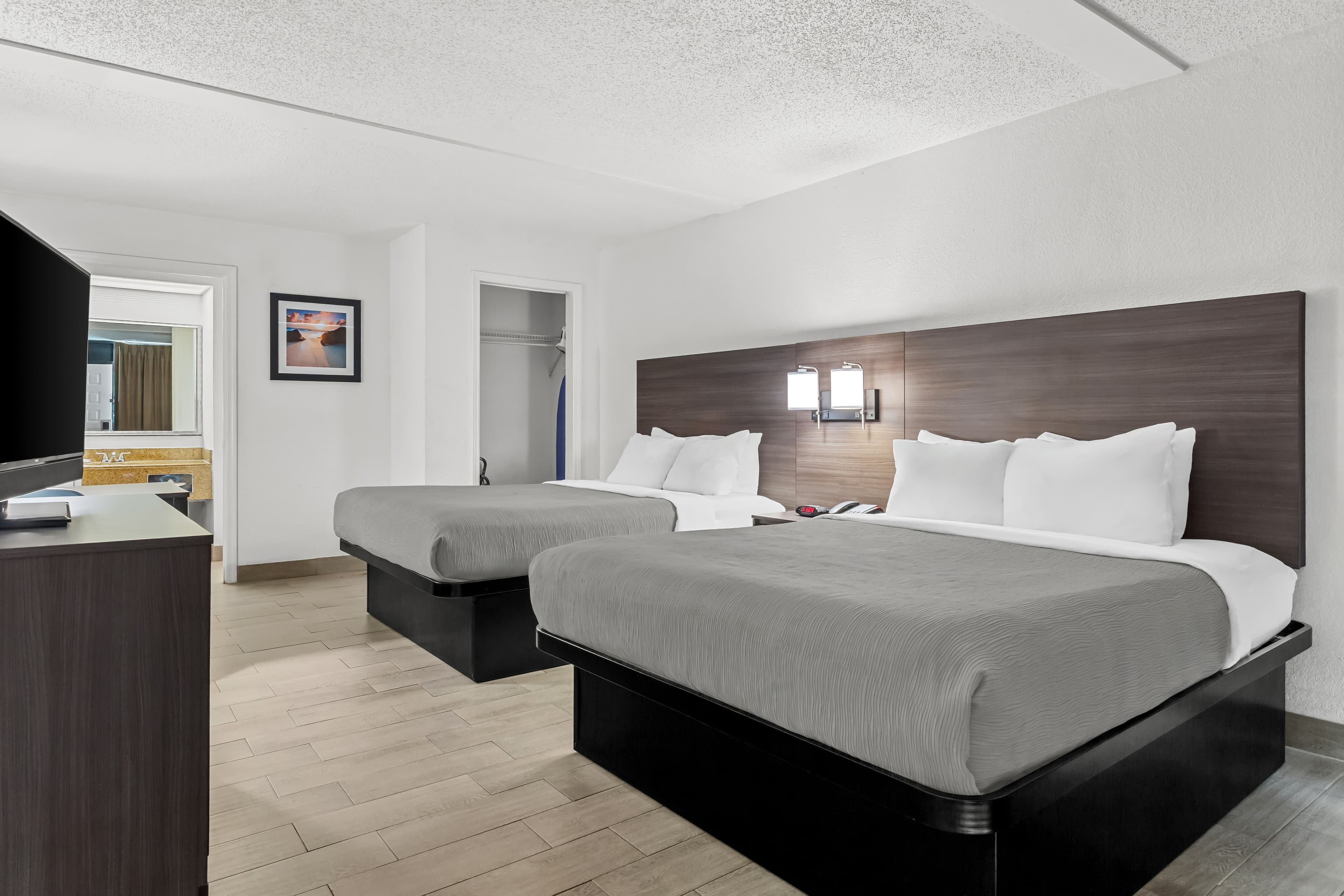 Quality Inn & Suites at Tropicana Field — 10