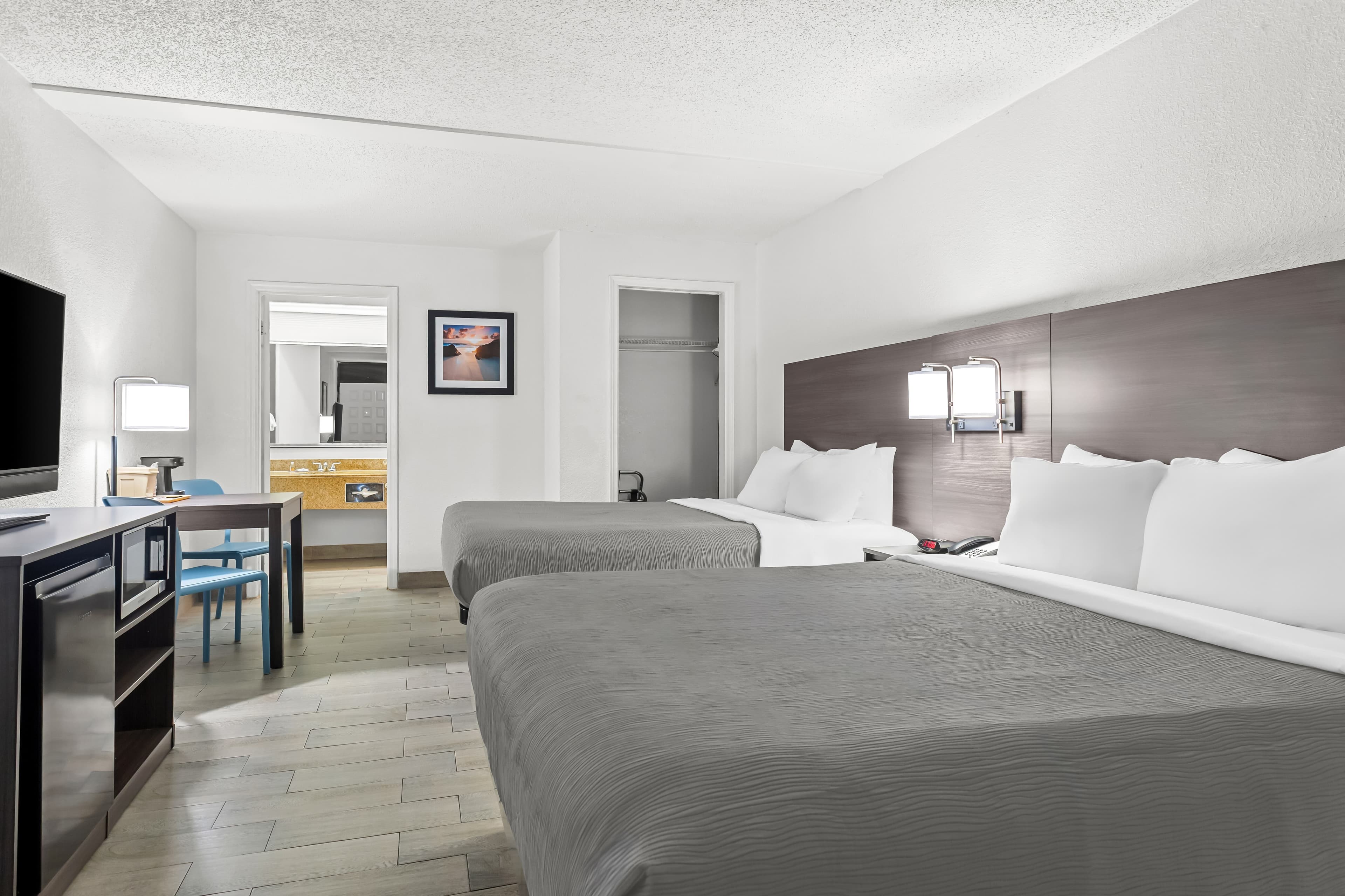 Quality Inn & Suites at Tropicana Field — 12