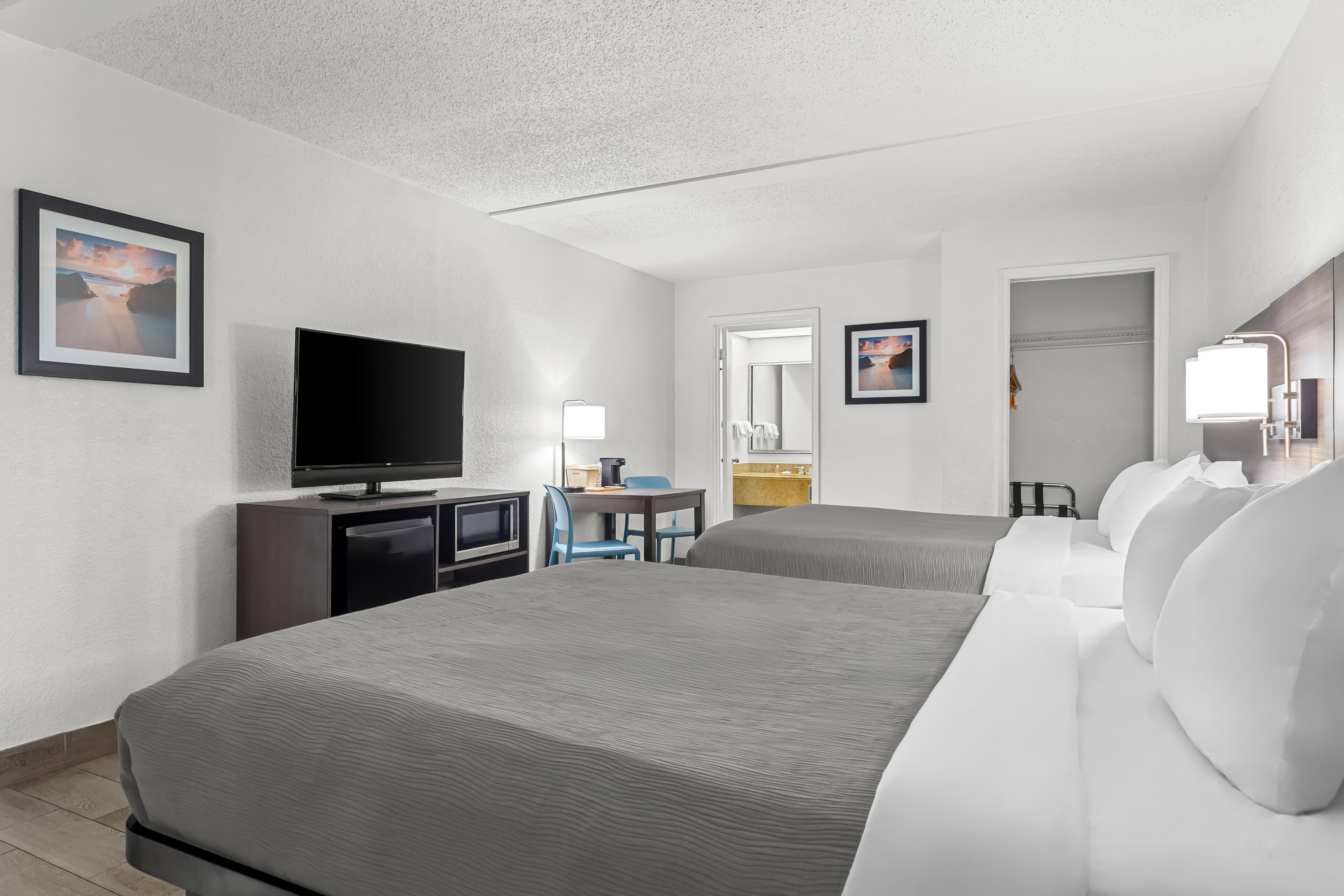 Quality Inn & Suites at Tropicana Field — 14