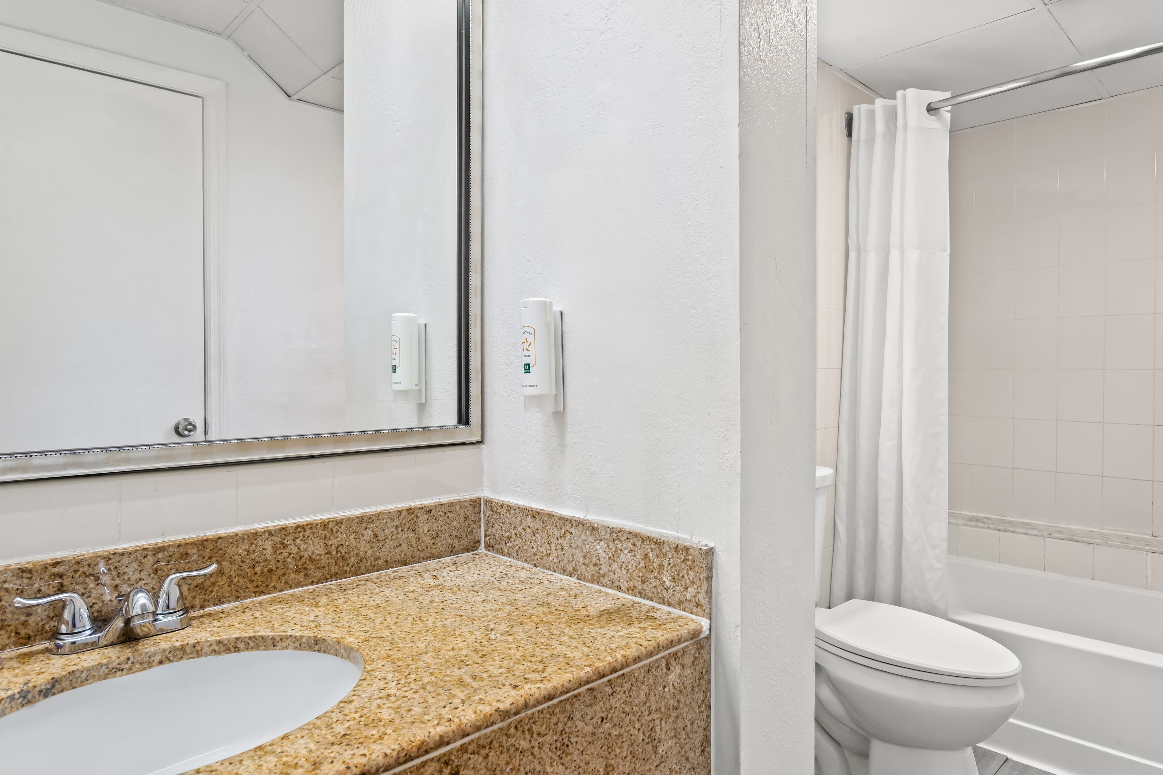Quality Inn & Suites at Tropicana Field — 17