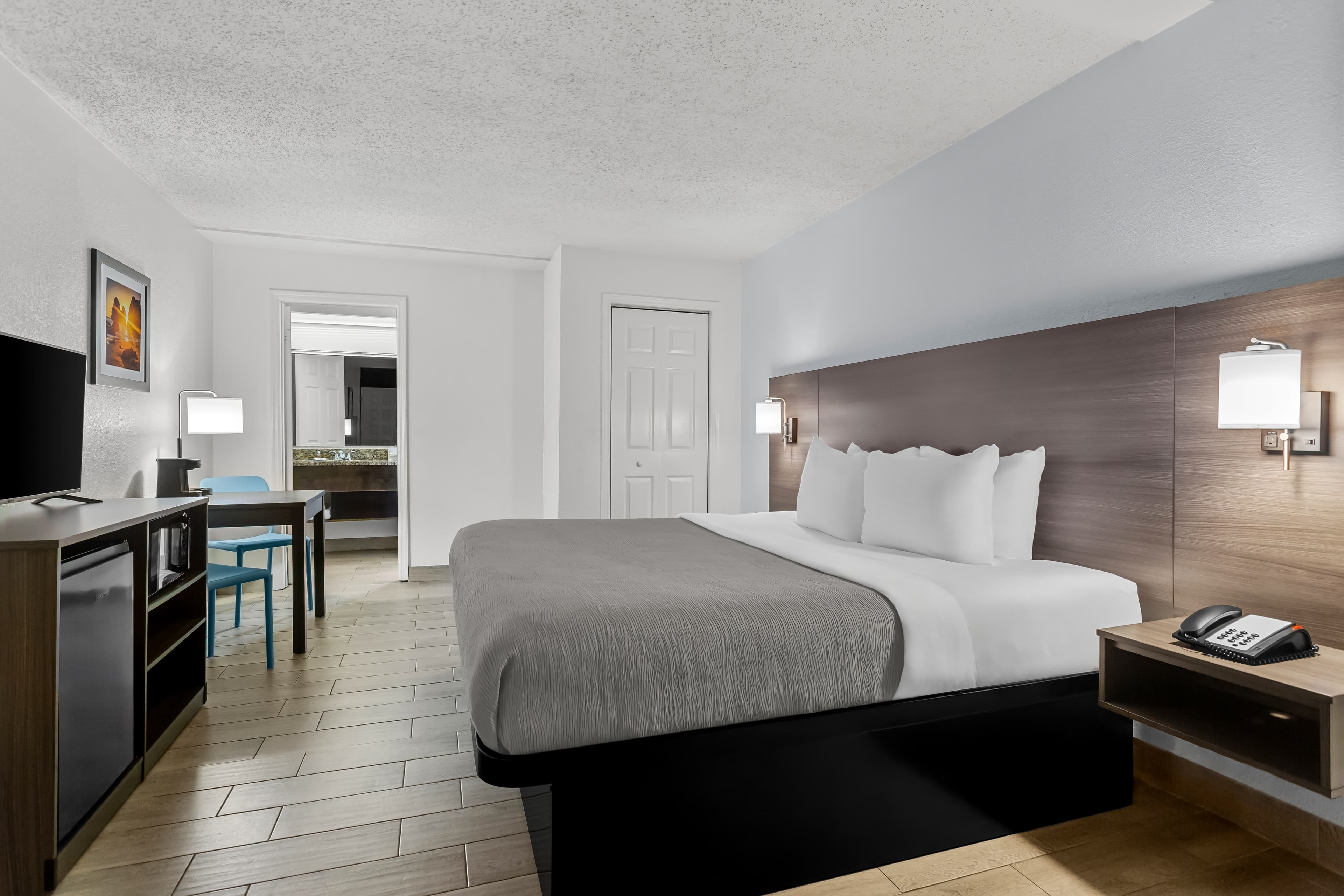 Quality Inn & Suites at Tropicana Field - Image 2