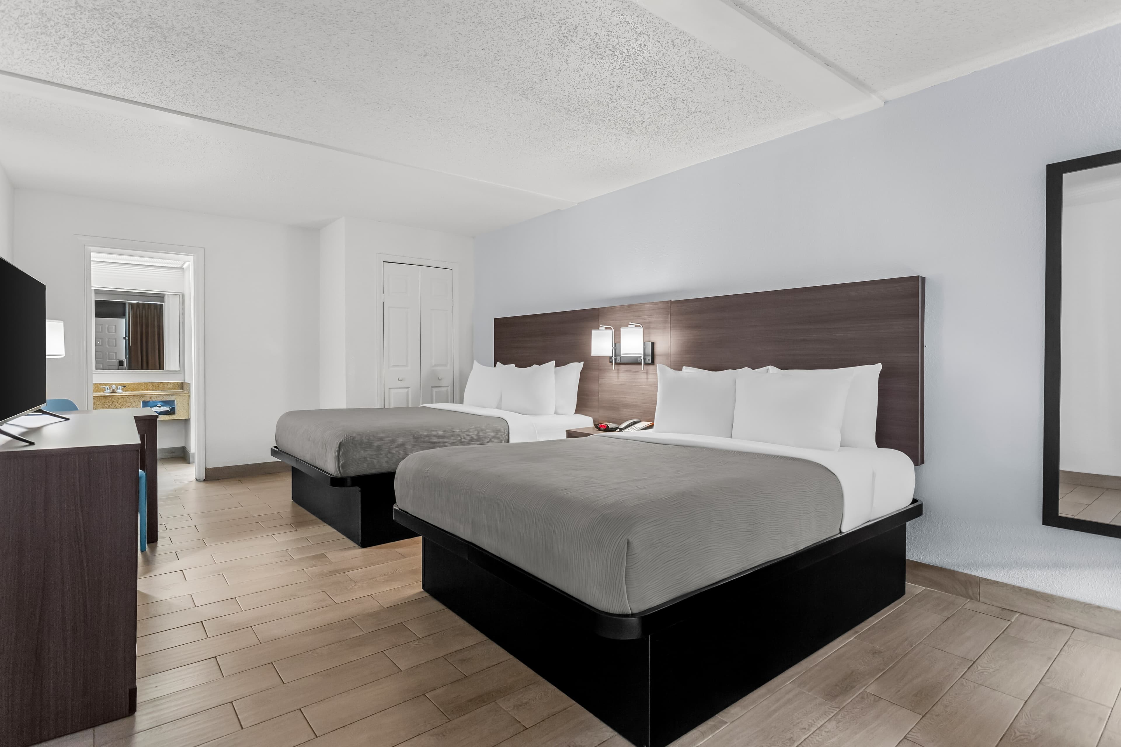 Quality Inn & Suites at Tropicana Field — 11