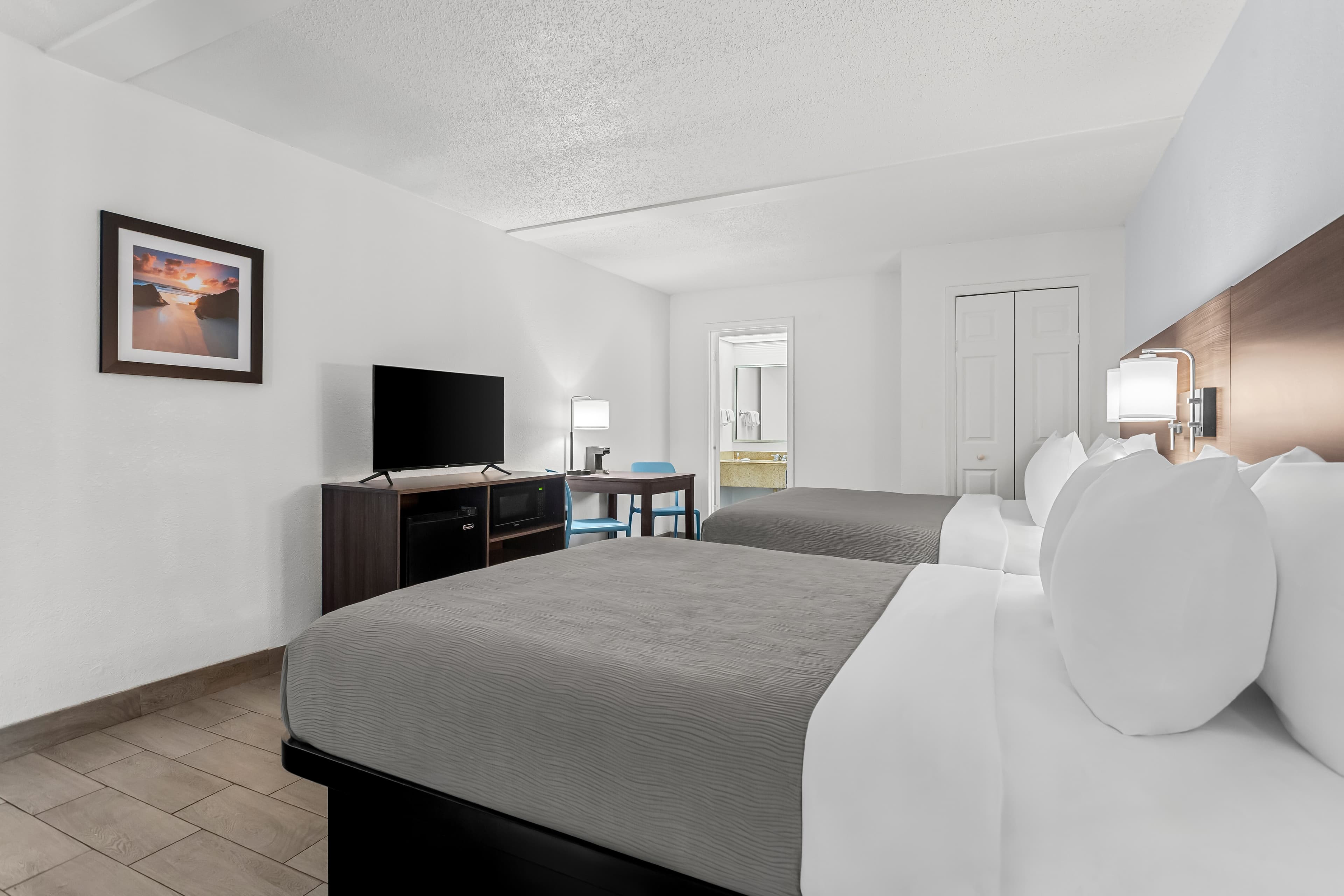 Quality Inn & Suites at Tropicana Field — 13