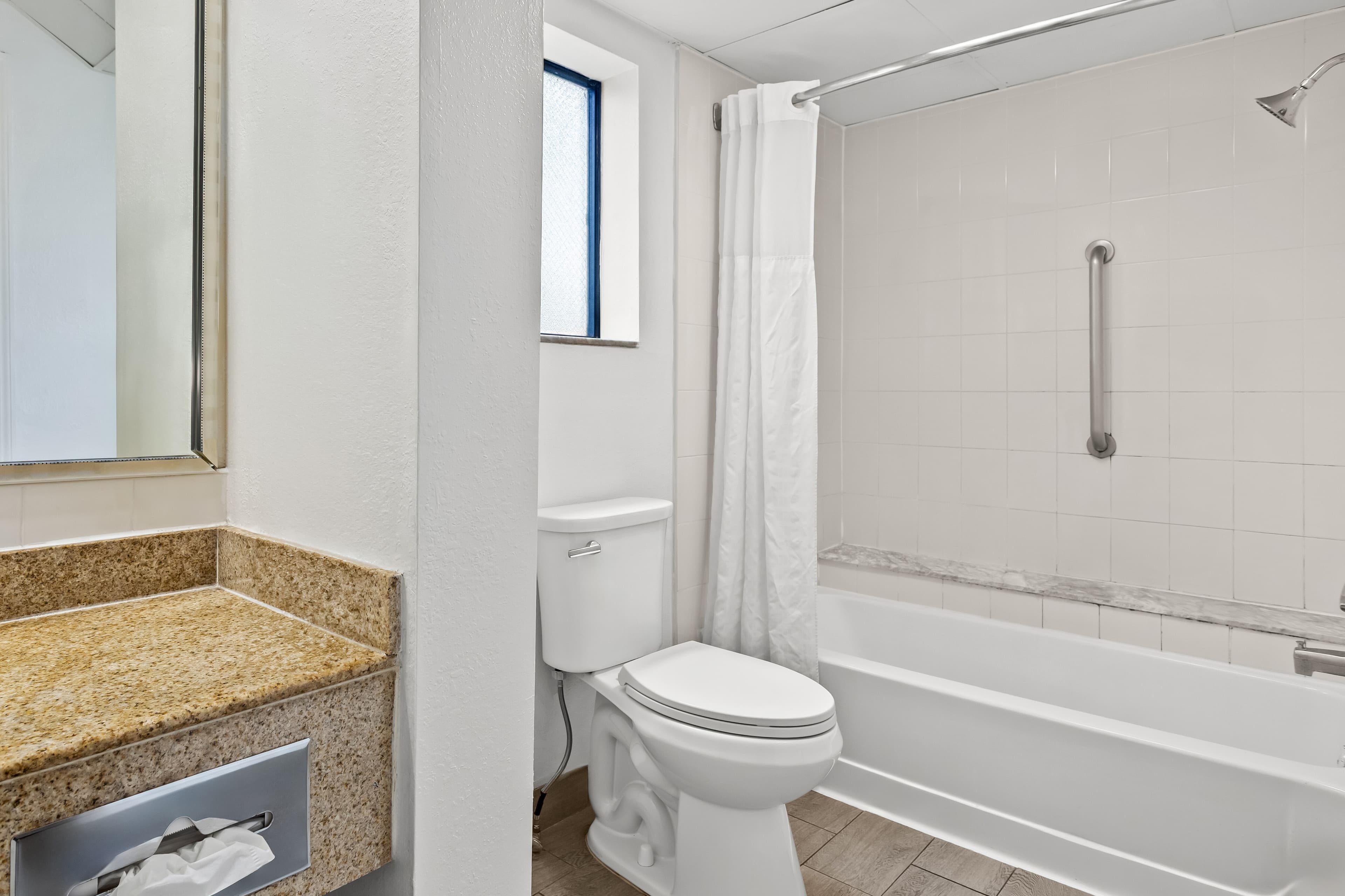 Quality Inn & Suites at Tropicana Field — 16