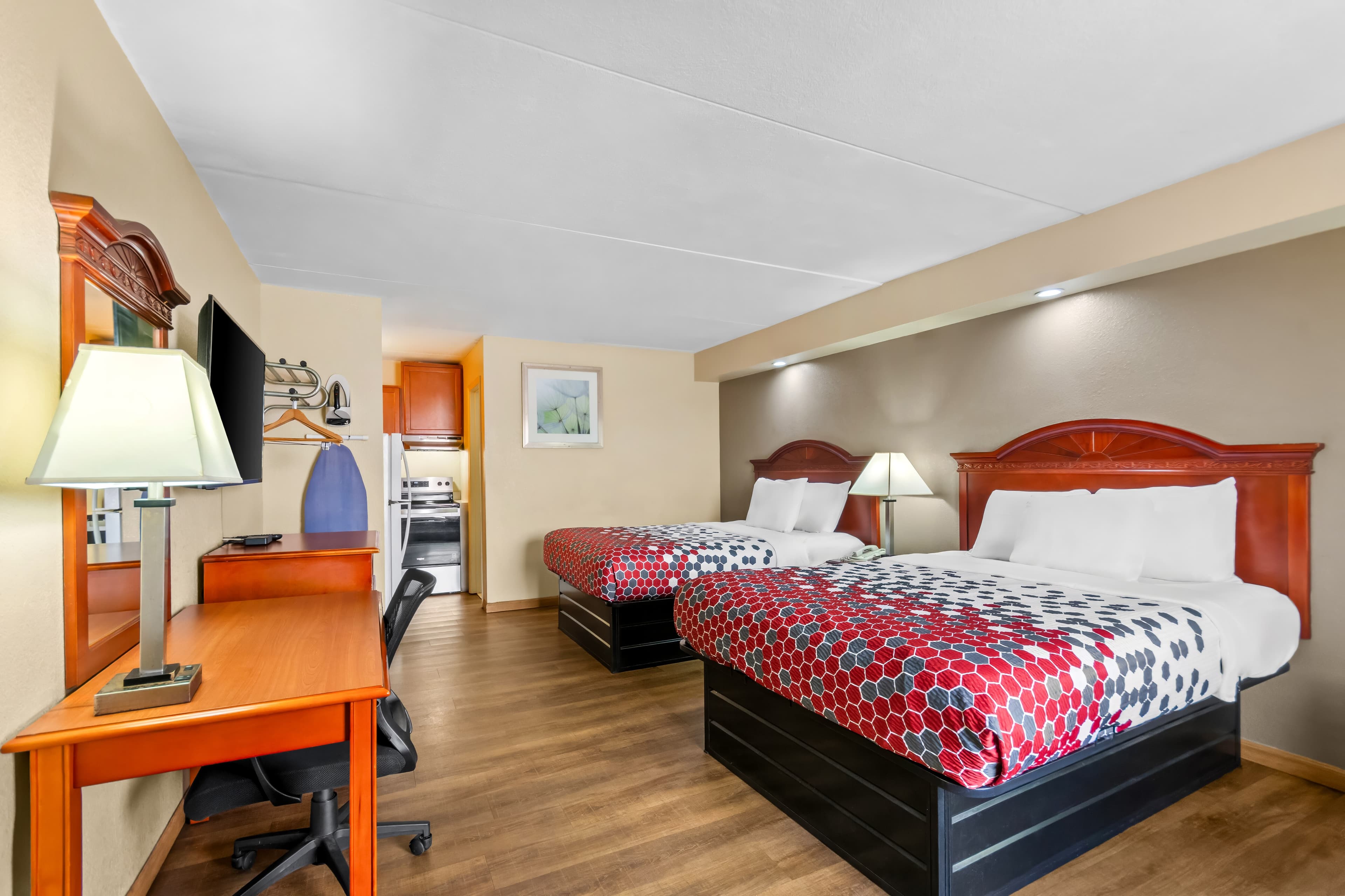 Econo Lodge Panama City St. Andrews - Image 2