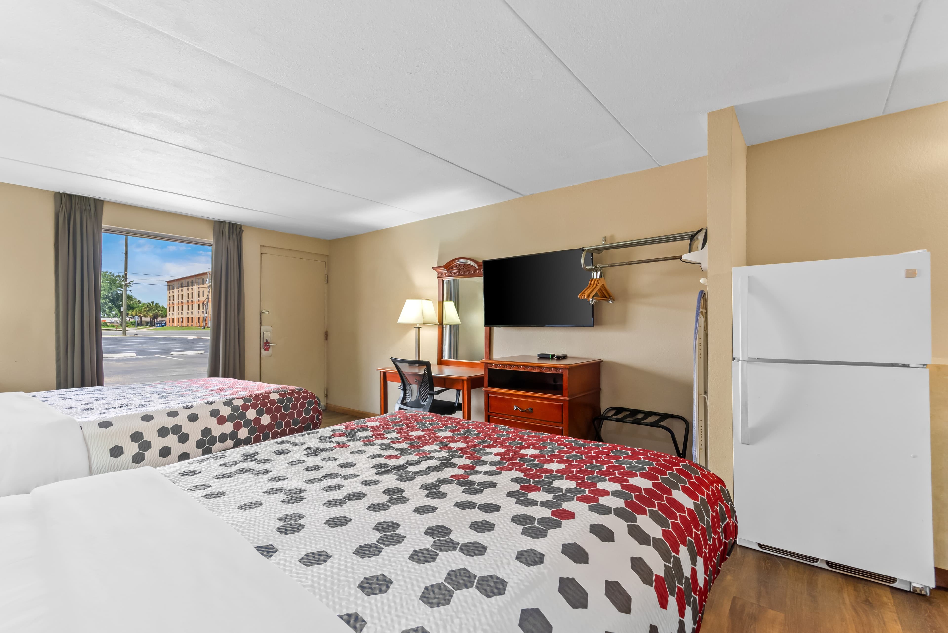 Econo Lodge Panama City St. Andrews - Image 4