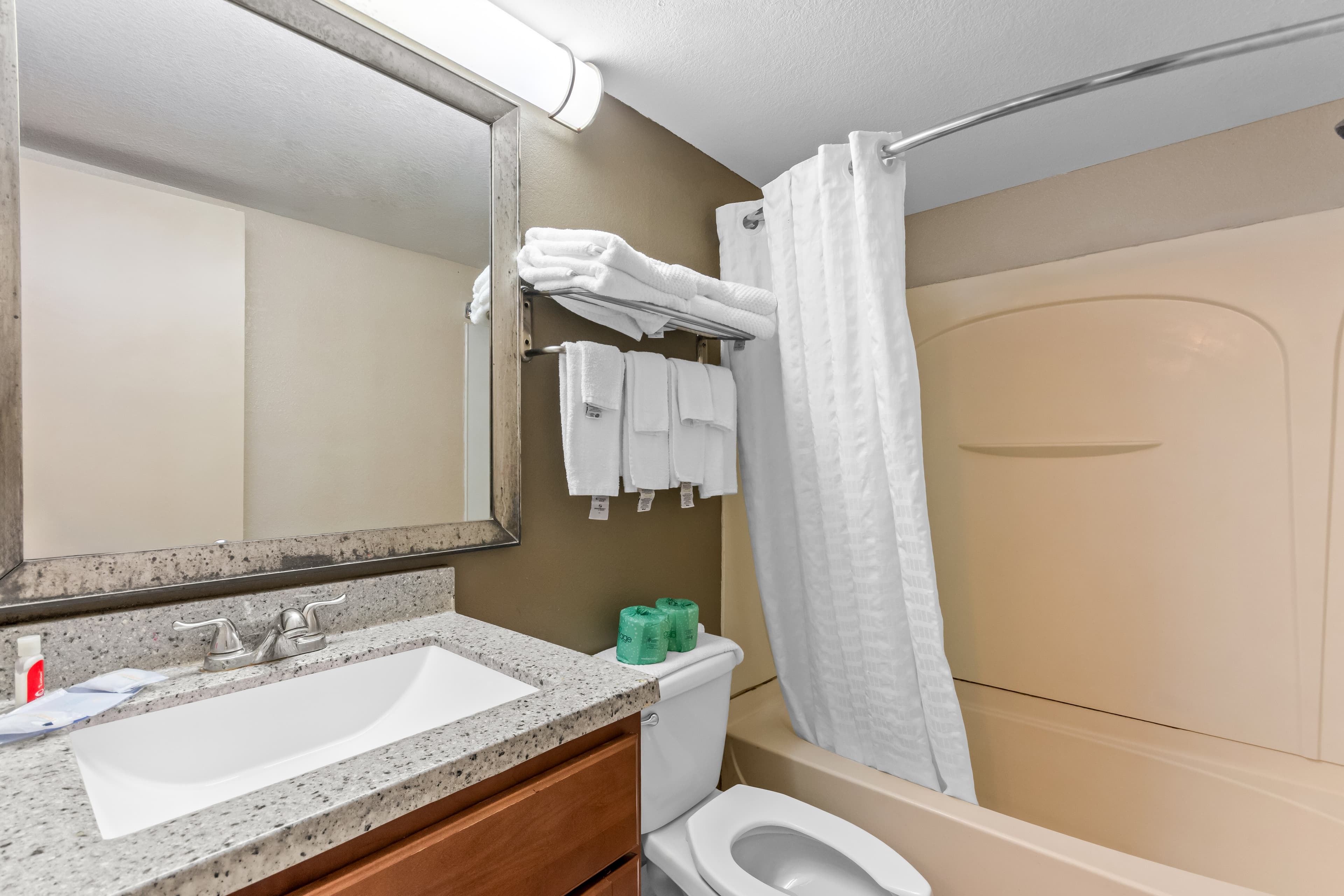 Econo Lodge Panama City St. Andrews — 6
