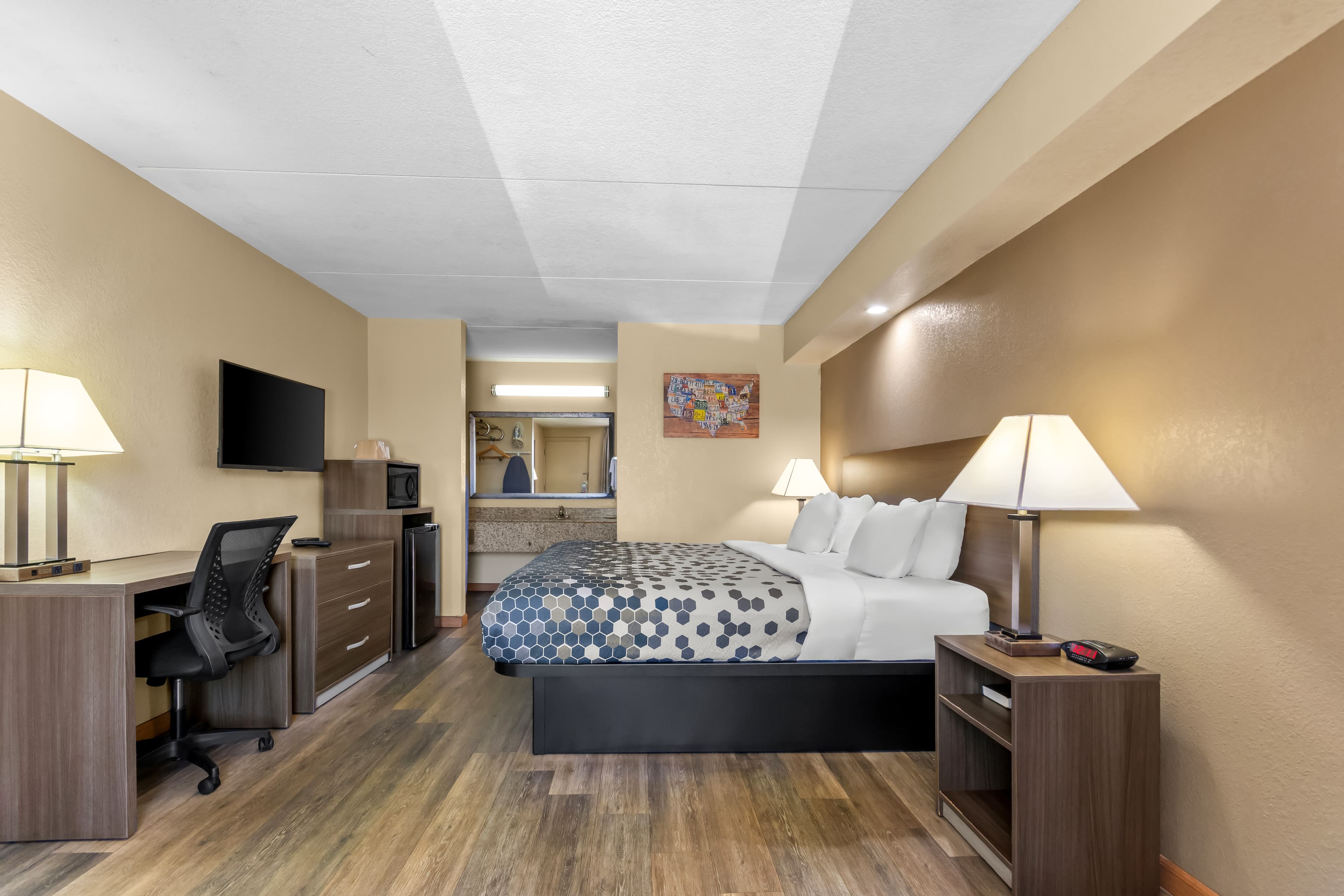 1 King Bed - Image 1