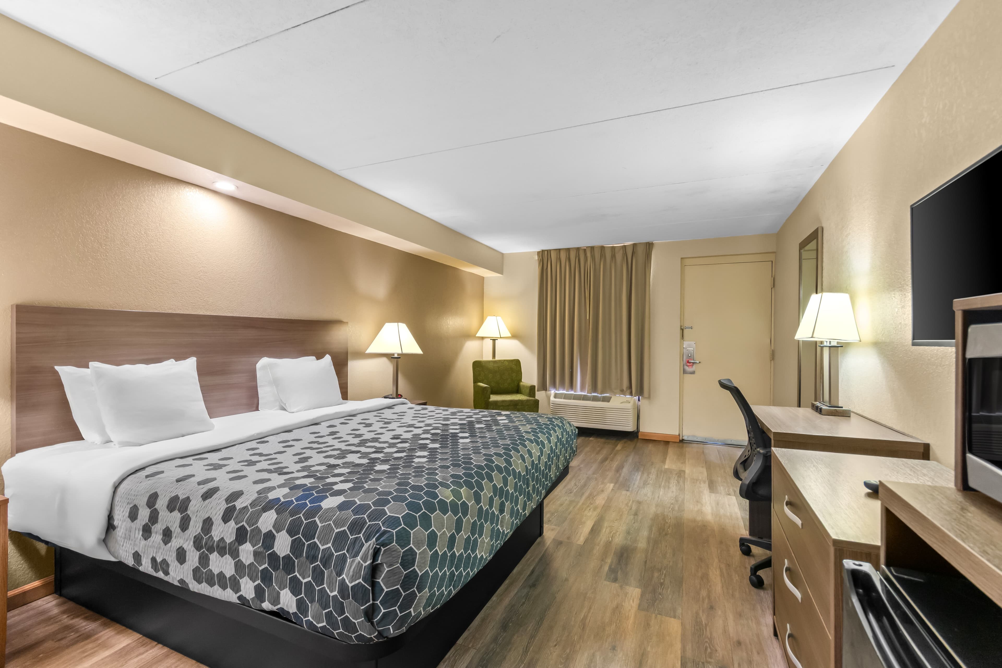 1 King Bed - Image 3
