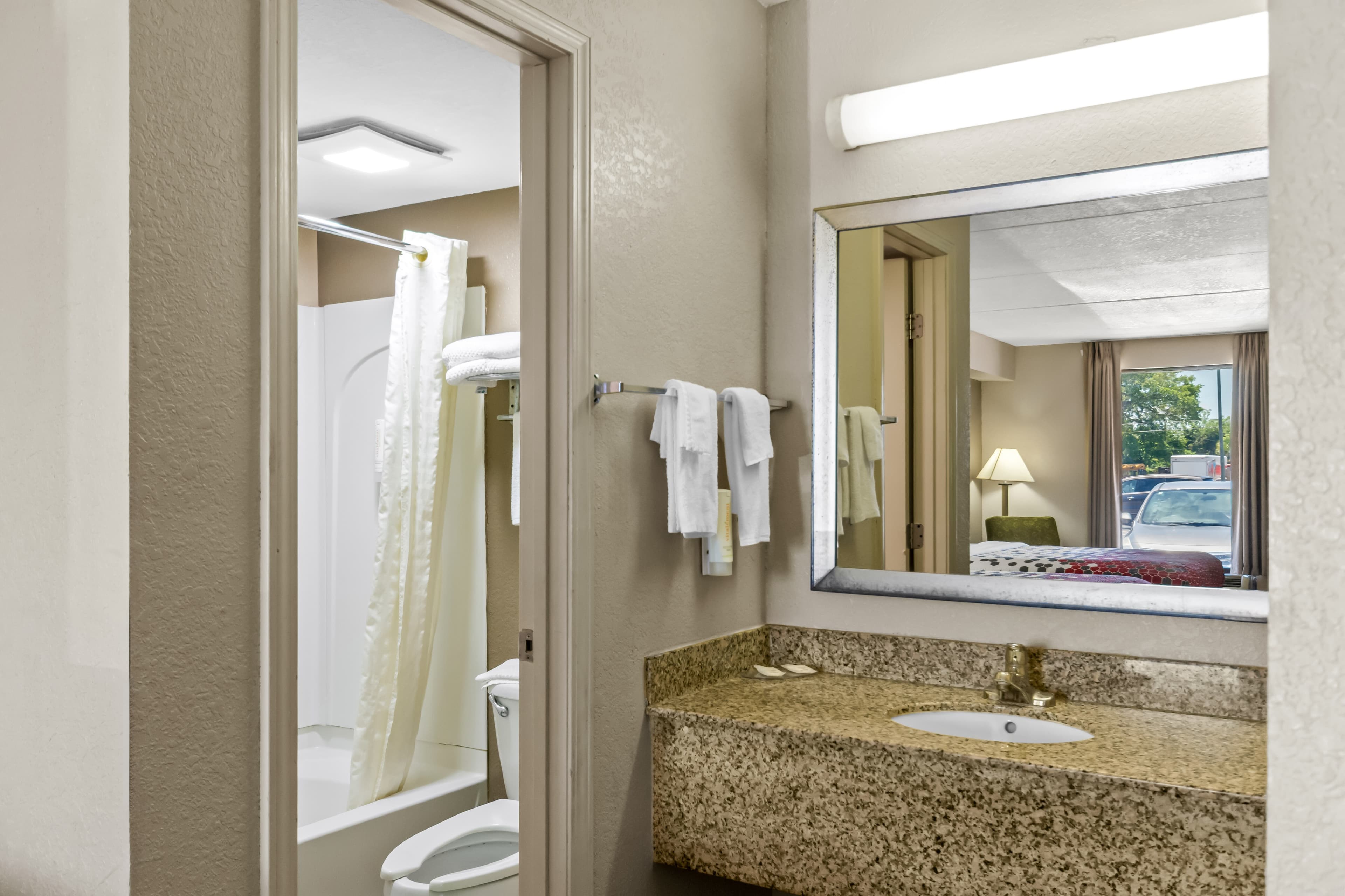 Econo Lodge Panama City St. Andrews — 24