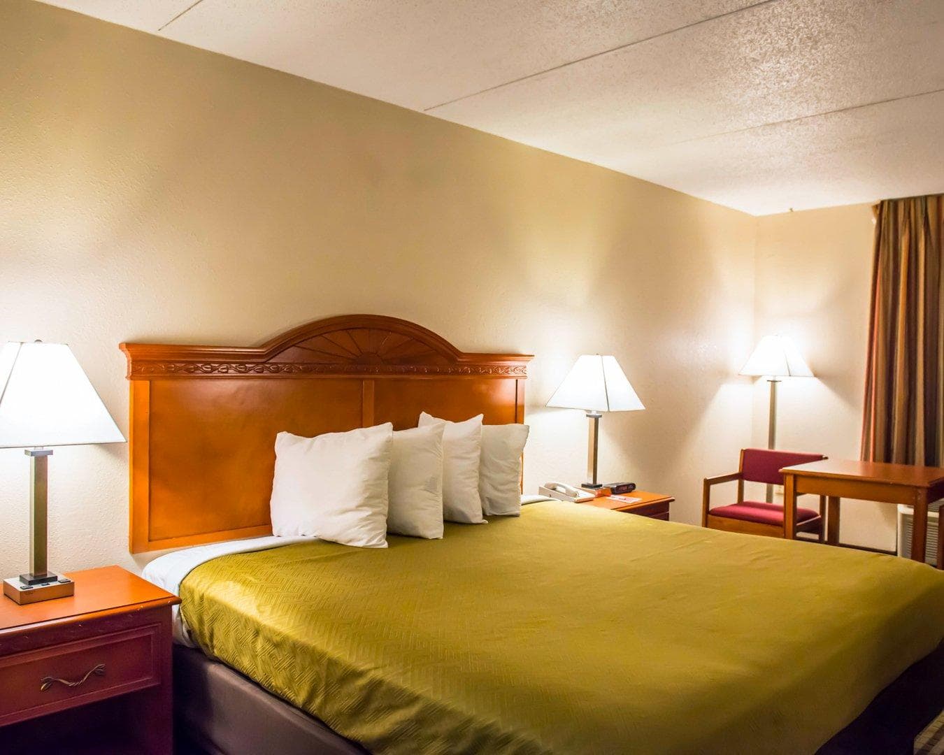 Econo Lodge Panama City St. Andrews - Image 4