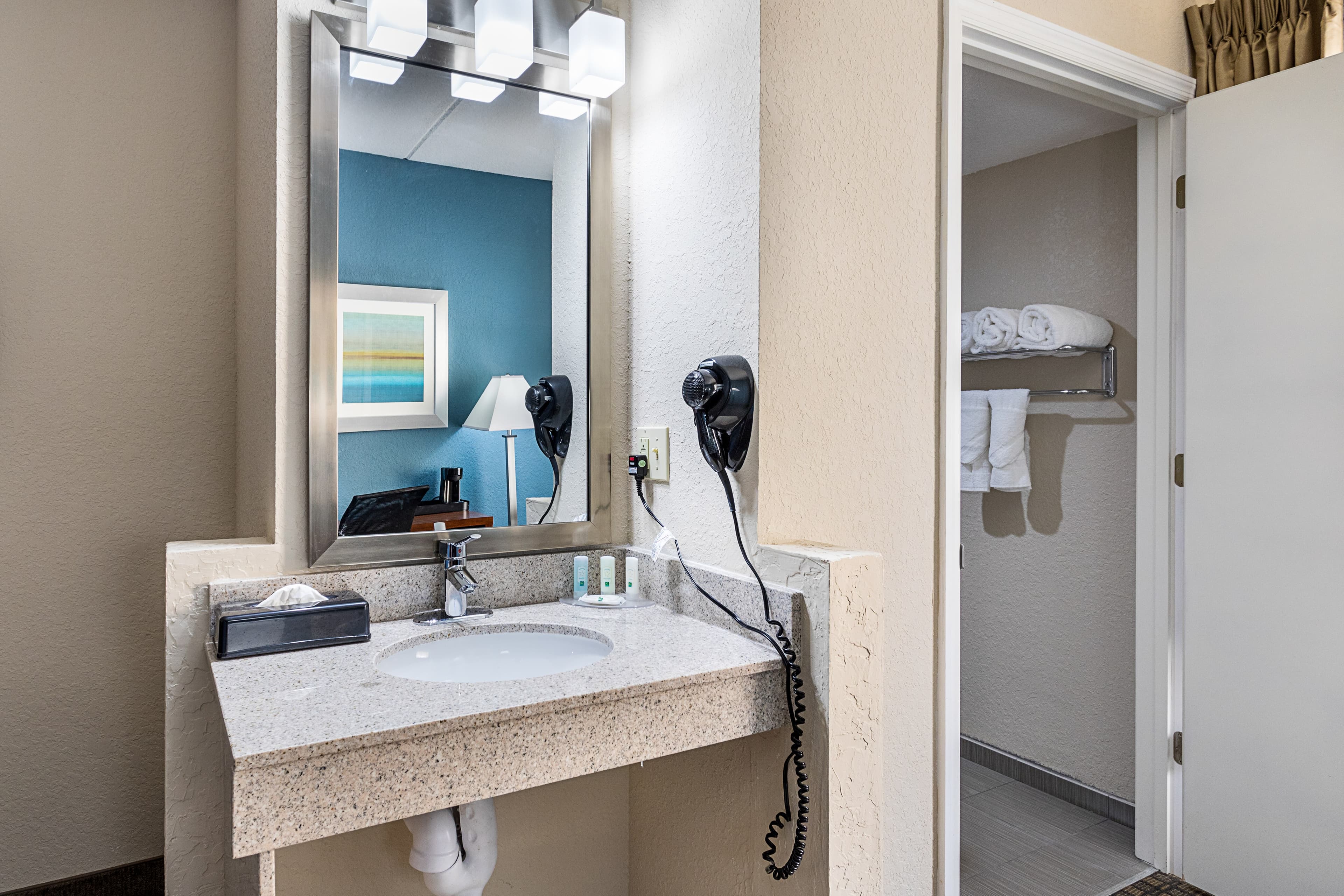 Quality Inn & Suites Heritage Park - Image 3