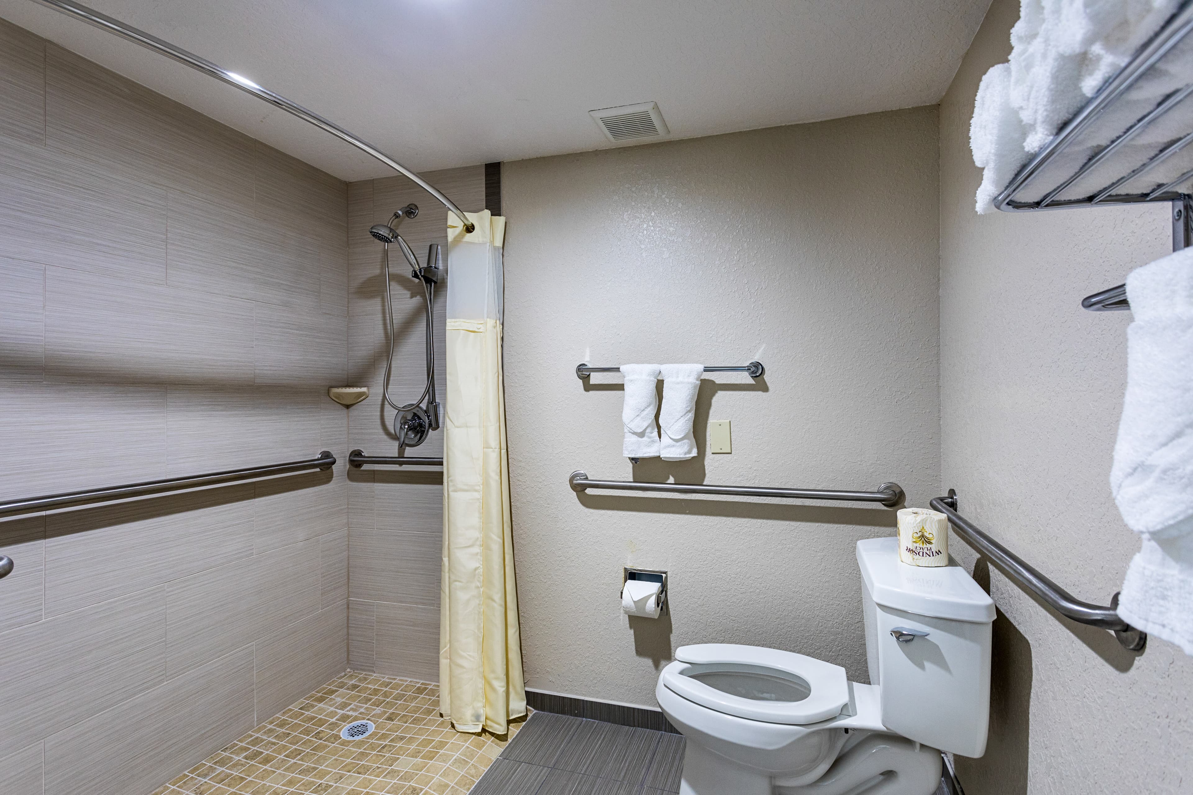 Quality Inn & Suites Heritage Park - Image 5