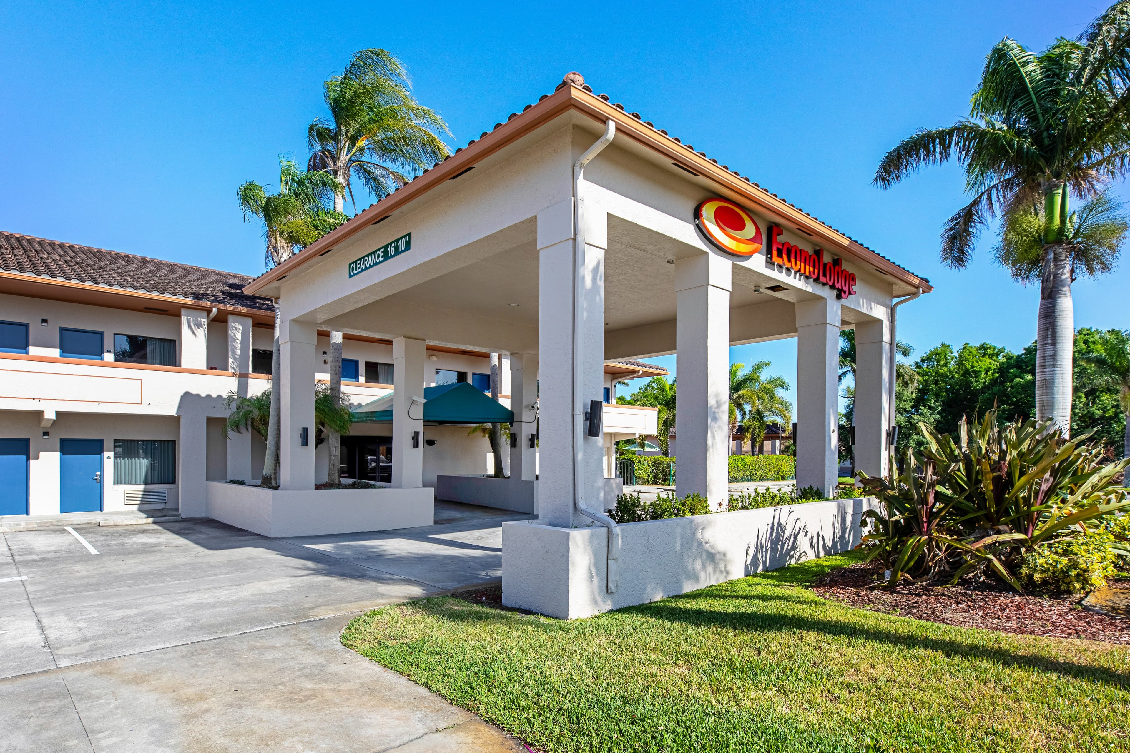 Econo Lodge Vero Beach - Downtown - Image 1