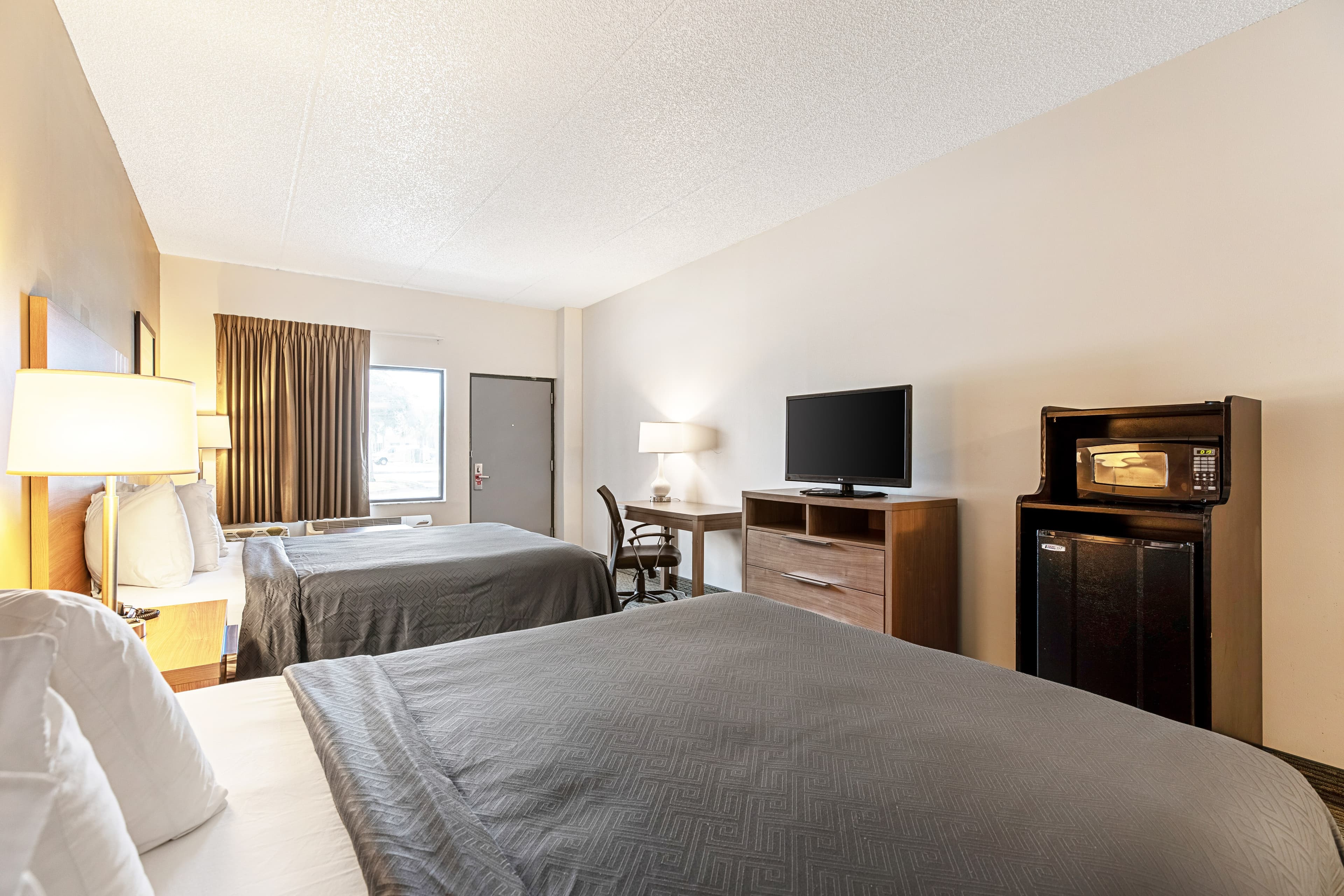 Econo Lodge Vero Beach - Downtown — 15