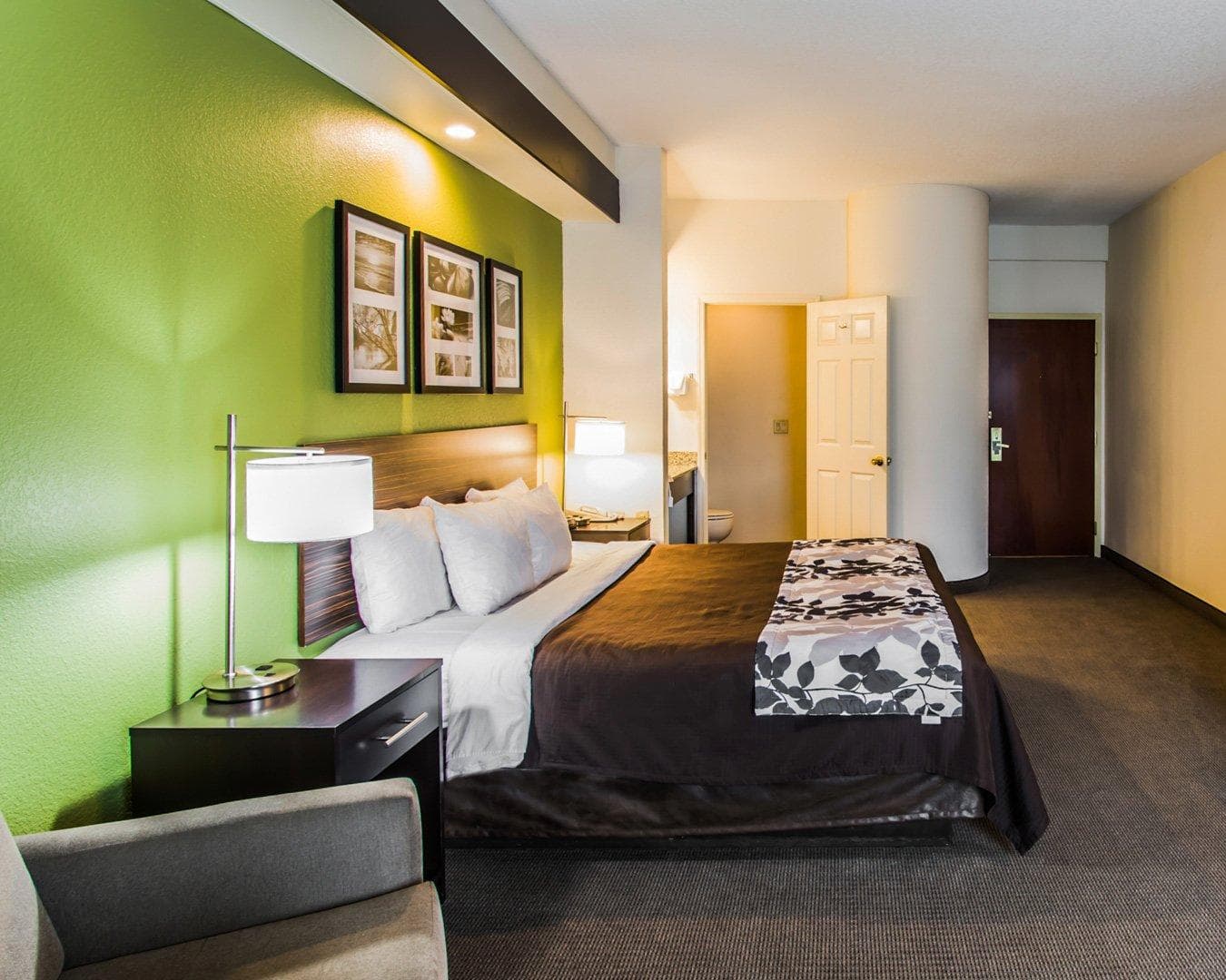 Sleep Inn & Suites Orlando International Airport - Image 2