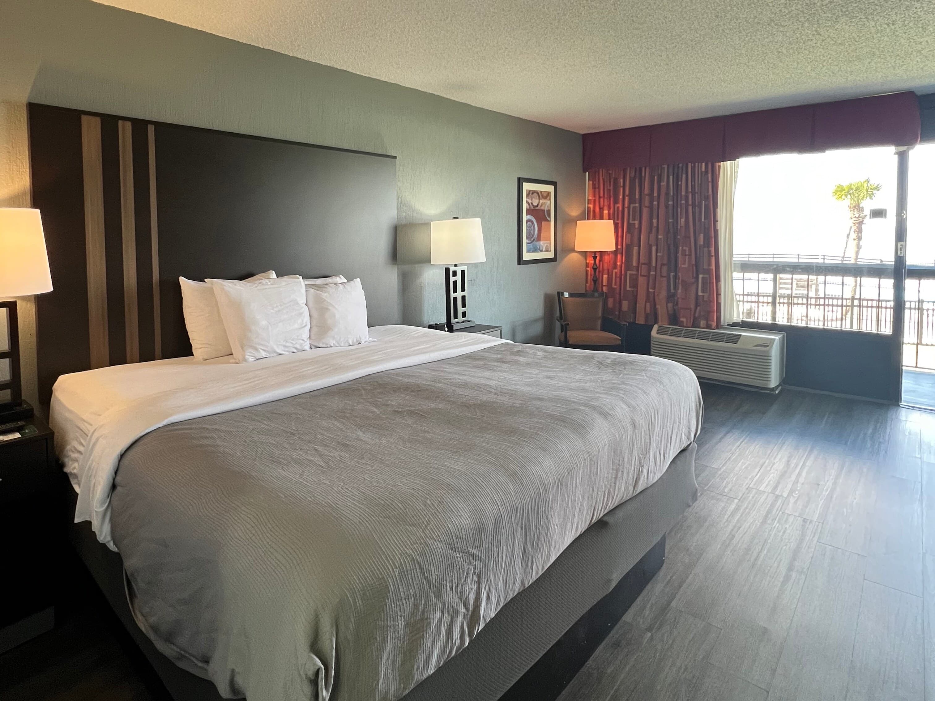 Quality Inn & Suites Gulf Breeze Bayside near Pensacola Beach — 7