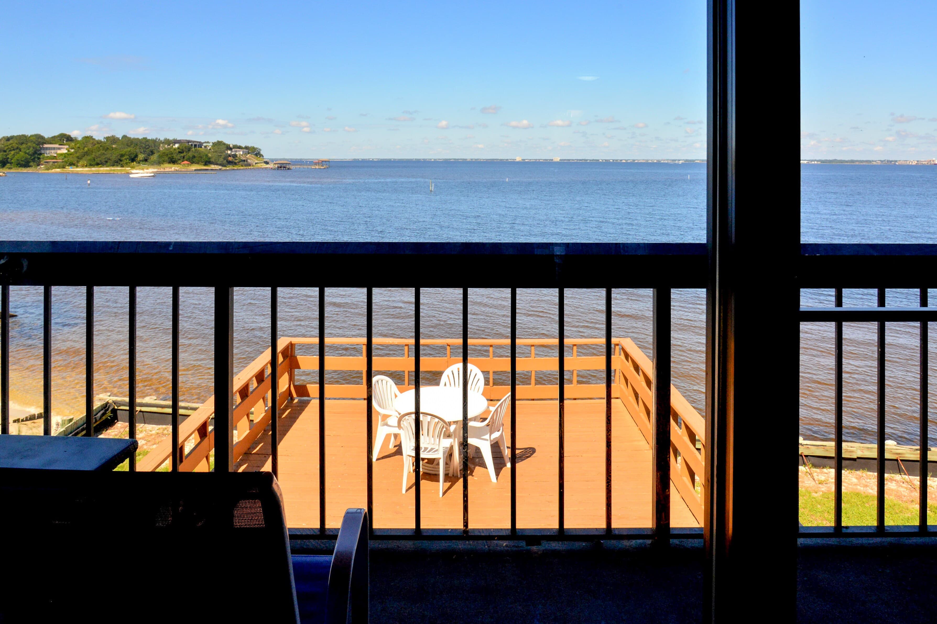 Quality Inn & Suites Gulf Breeze Bayside near Pensacola Beach — 11