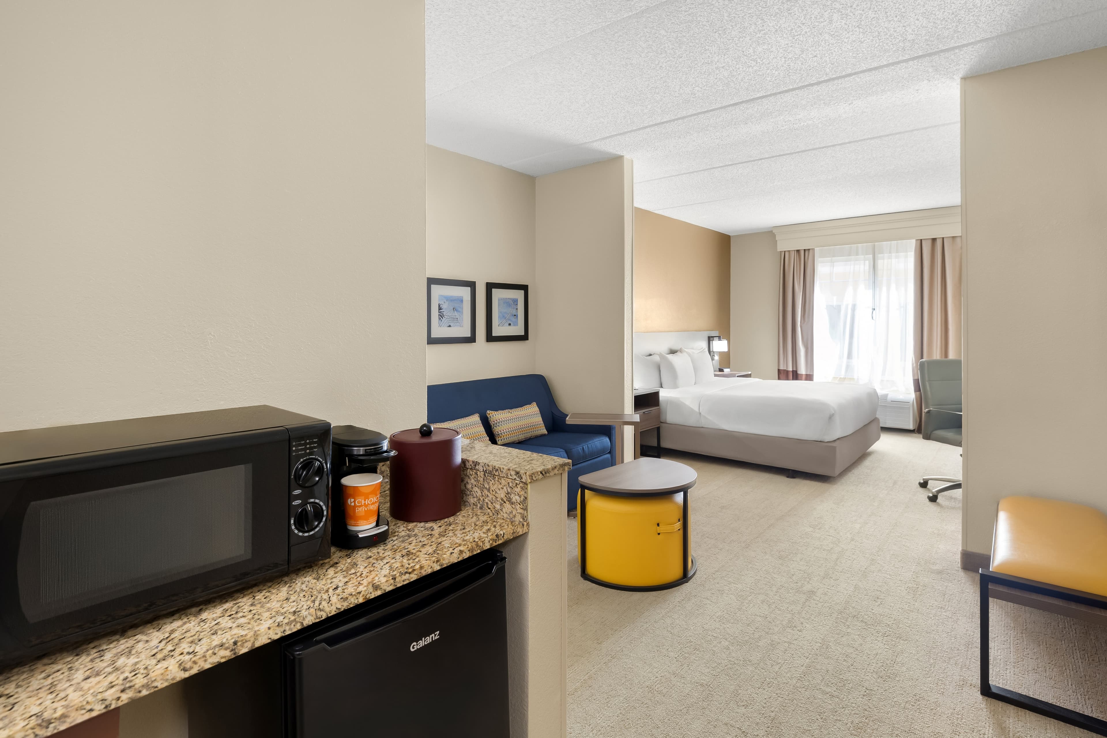 Comfort Suites Near Universal Orlando Resort - Image 2
