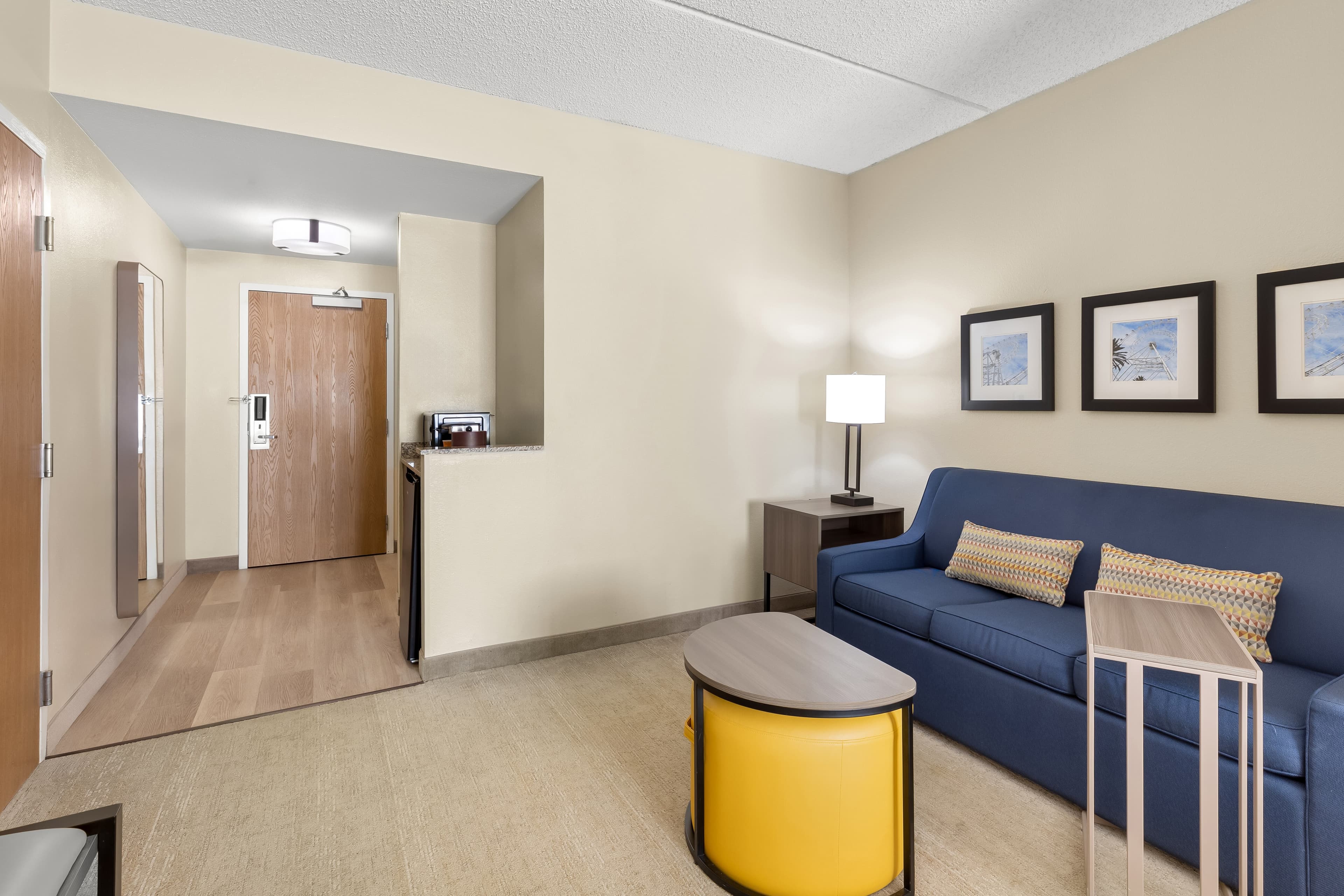 Comfort Suites Near Universal Orlando Resort - Image 3