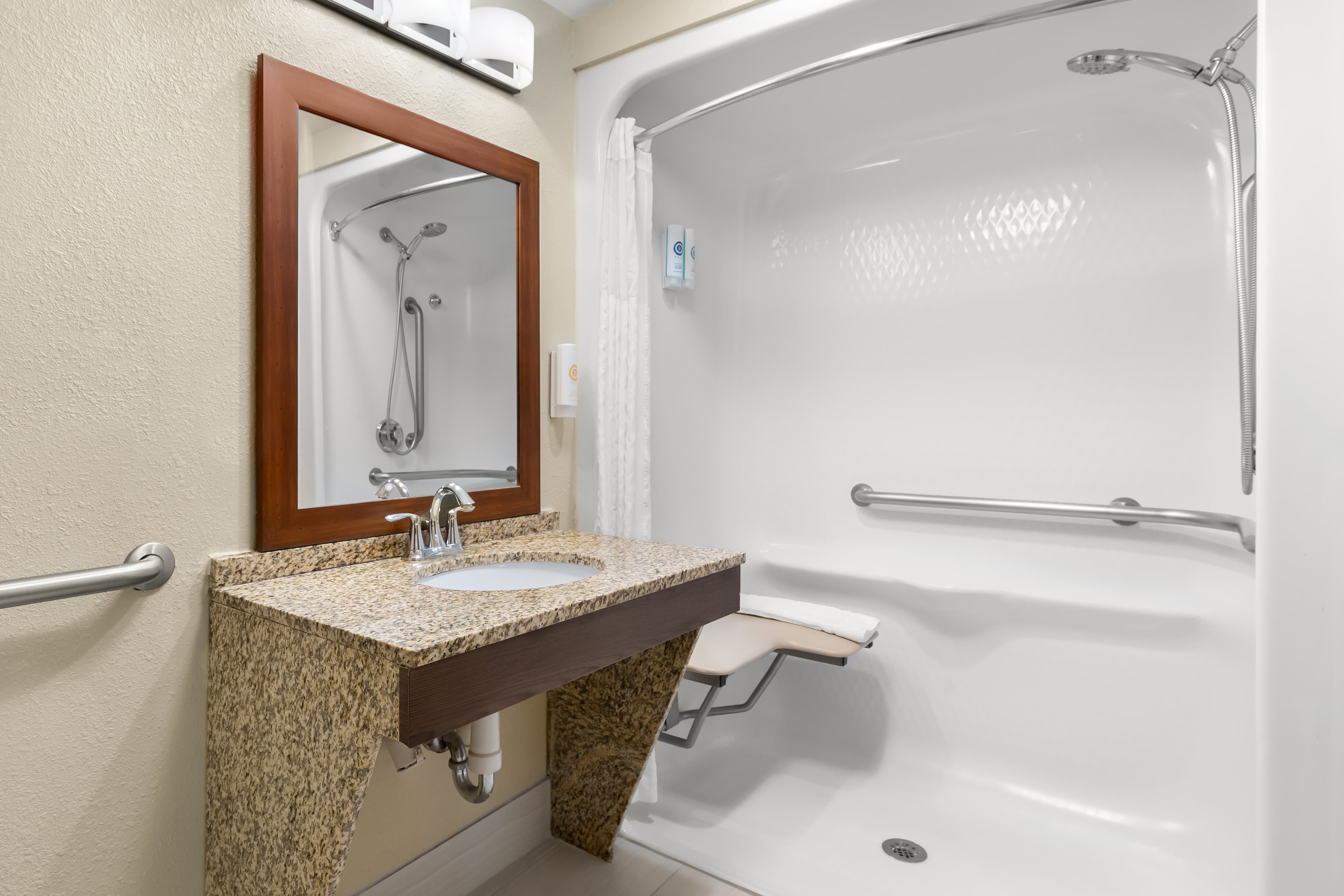 Comfort Suites Near Universal Orlando Resort — 6