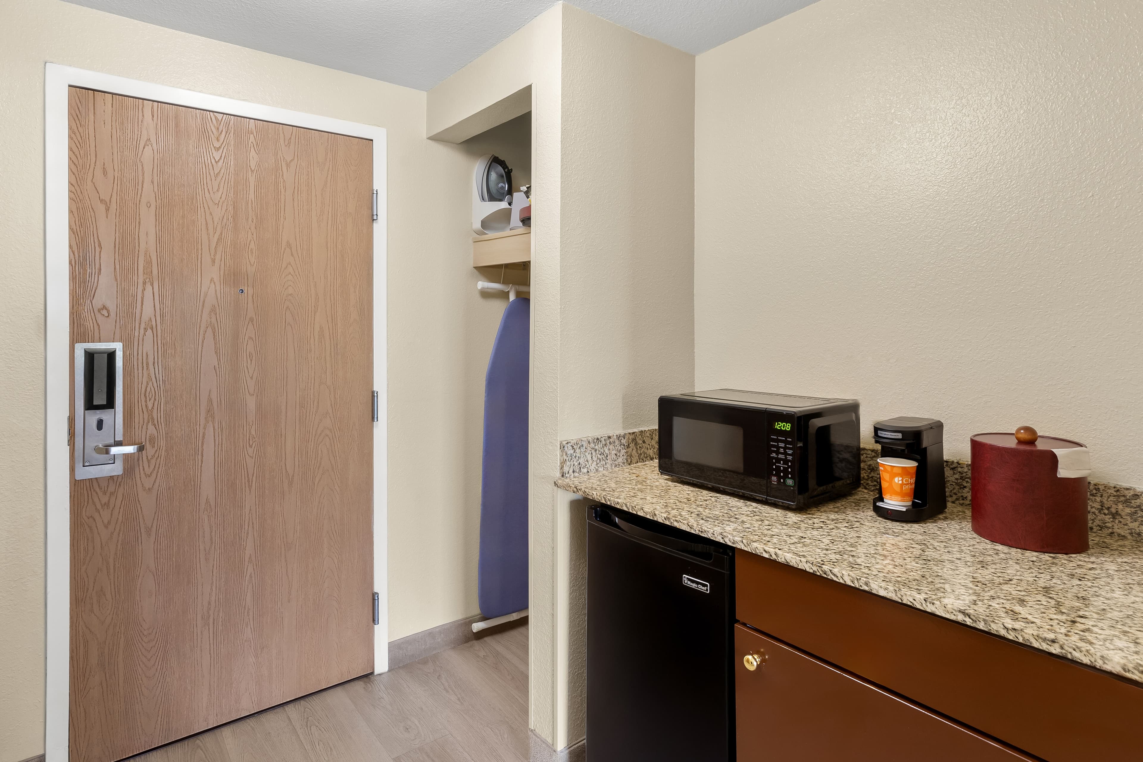Comfort Suites Near Universal Orlando Resort — 20