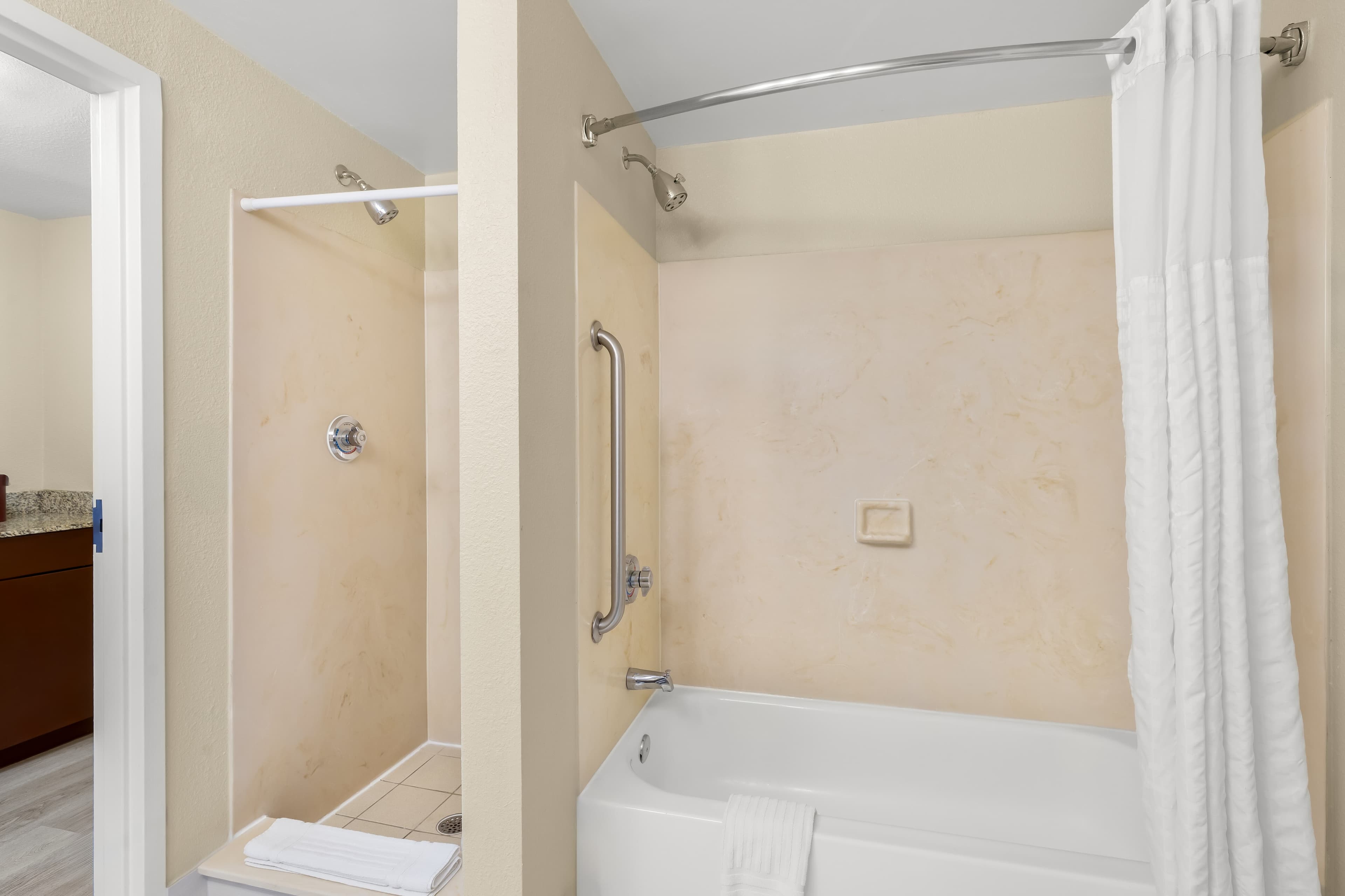 Comfort Suites Near Universal Orlando Resort — 24