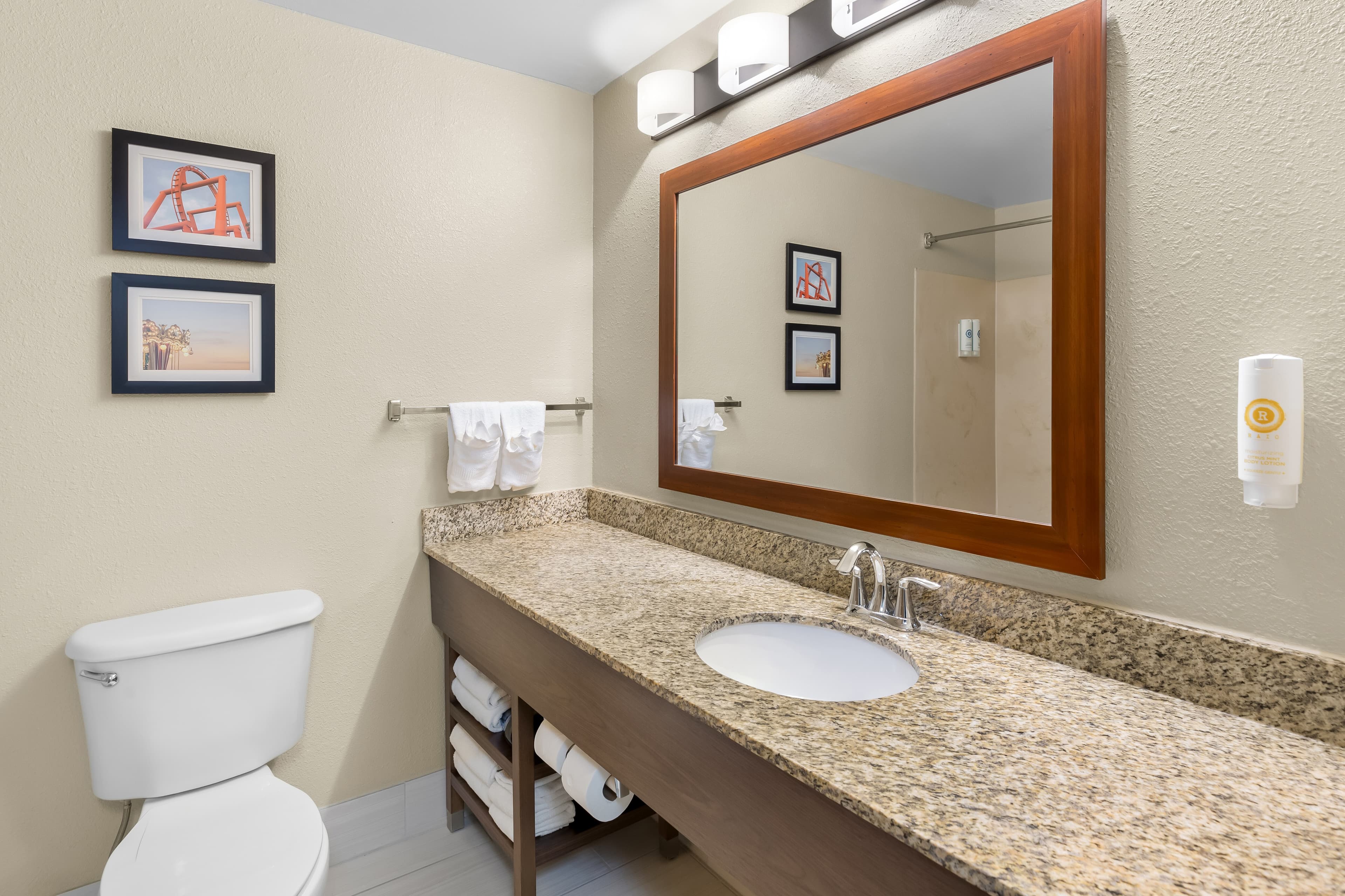 Comfort Suites Near Universal Orlando Resort — 32
