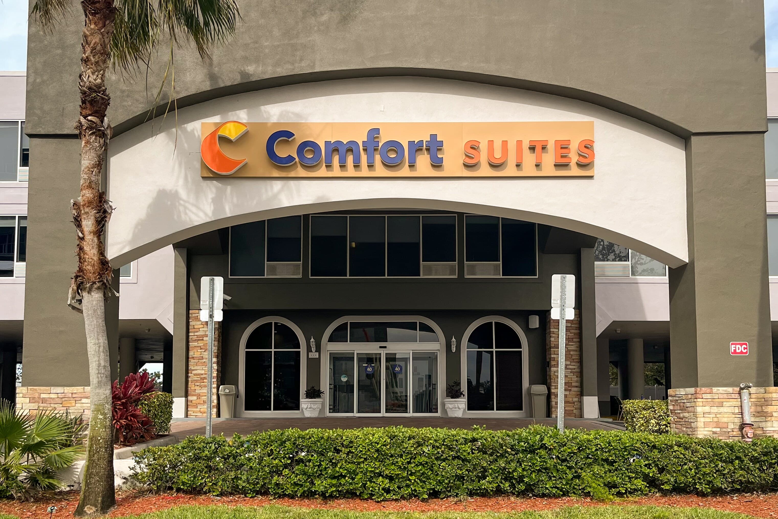 Comfort Suites Clearwater - Dunedin - Image 1
