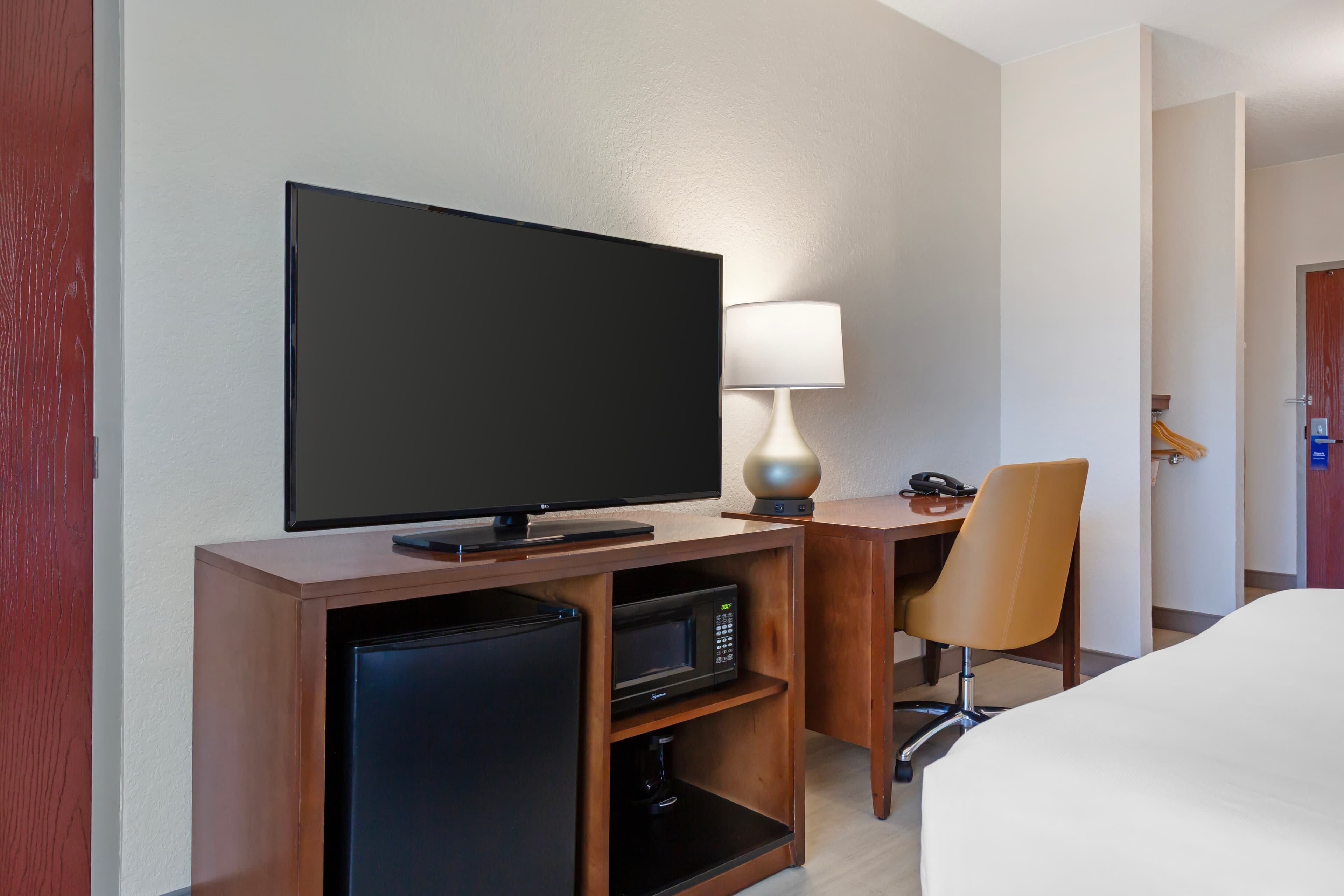 Comfort Inn & Suites Orlando North - Image 4